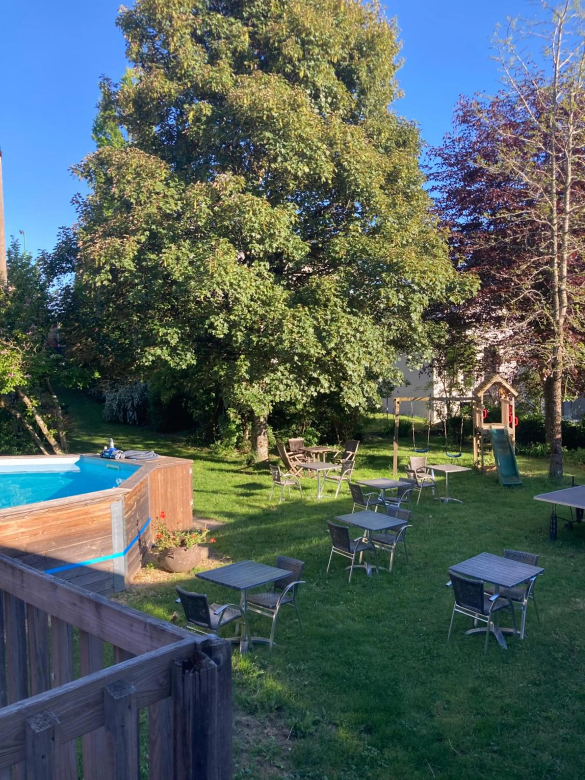 Garden in Logis Hôtel Restaurant Gilles Moreau Laguiole