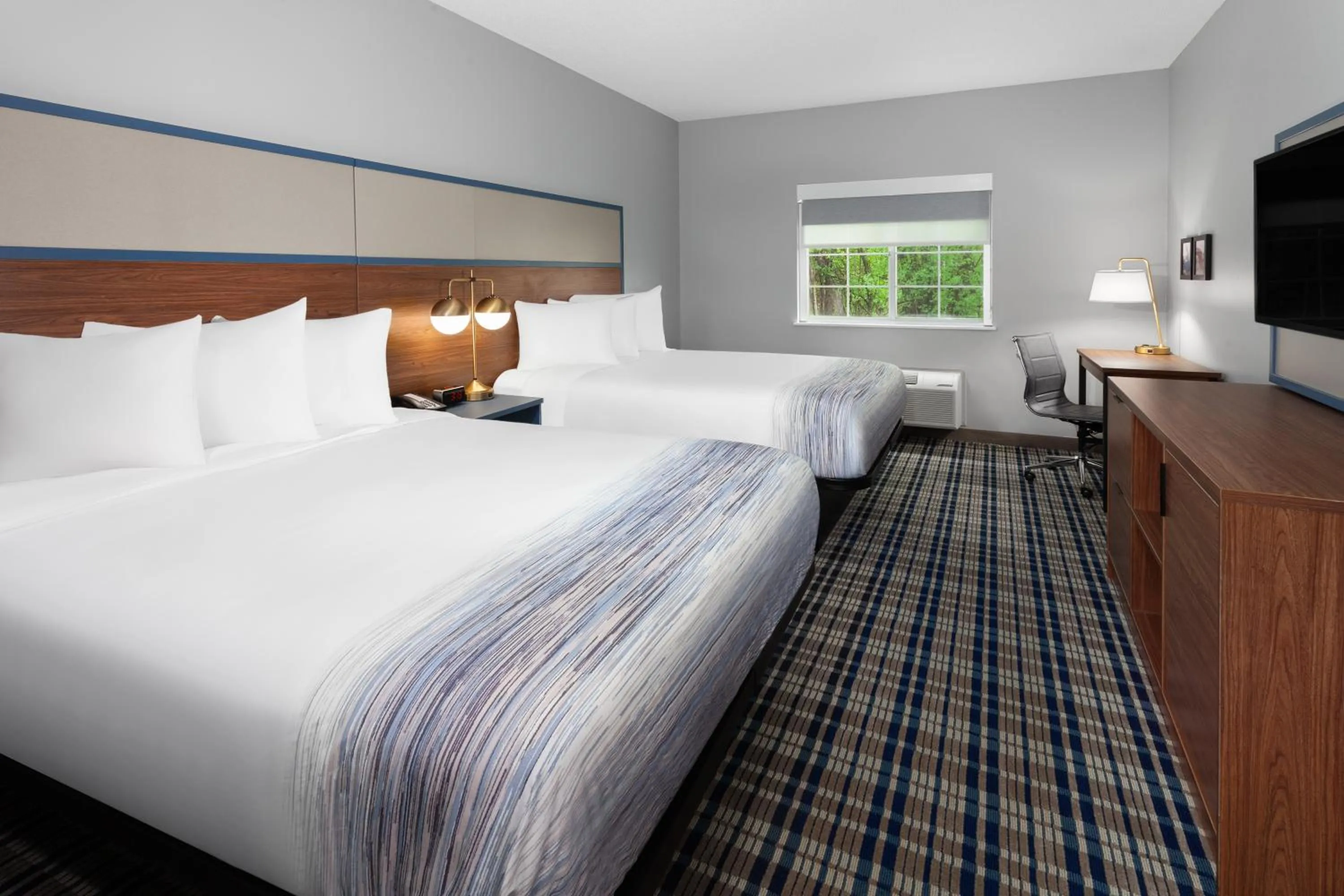 Bedroom, Bed in AmericInn by Wyndham Eagle River Downtown