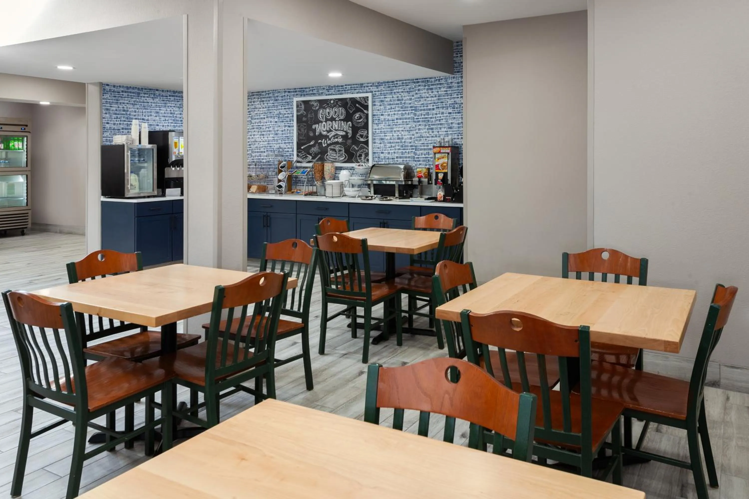 Breakfast in AmericInn by Wyndham Eagle River Downtown