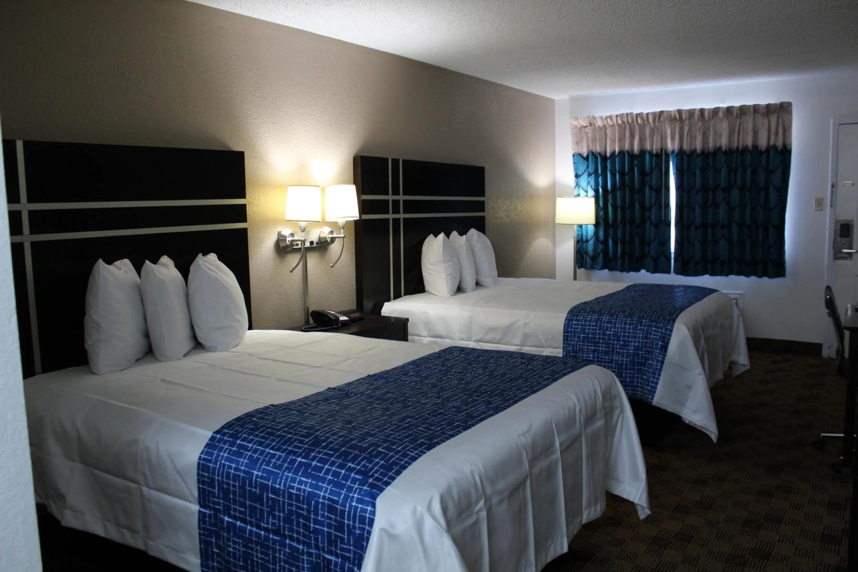 Bed in Travelodge by Wyndham Killeen/Fort Hood