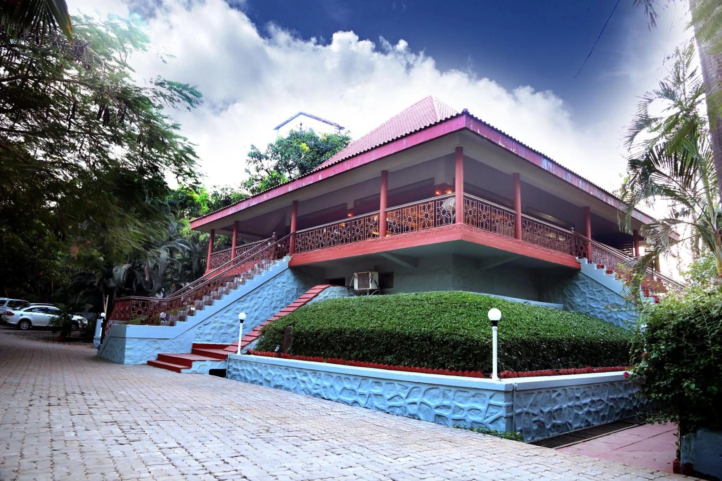 Restaurant/places to eat in Outpost@Alibaug