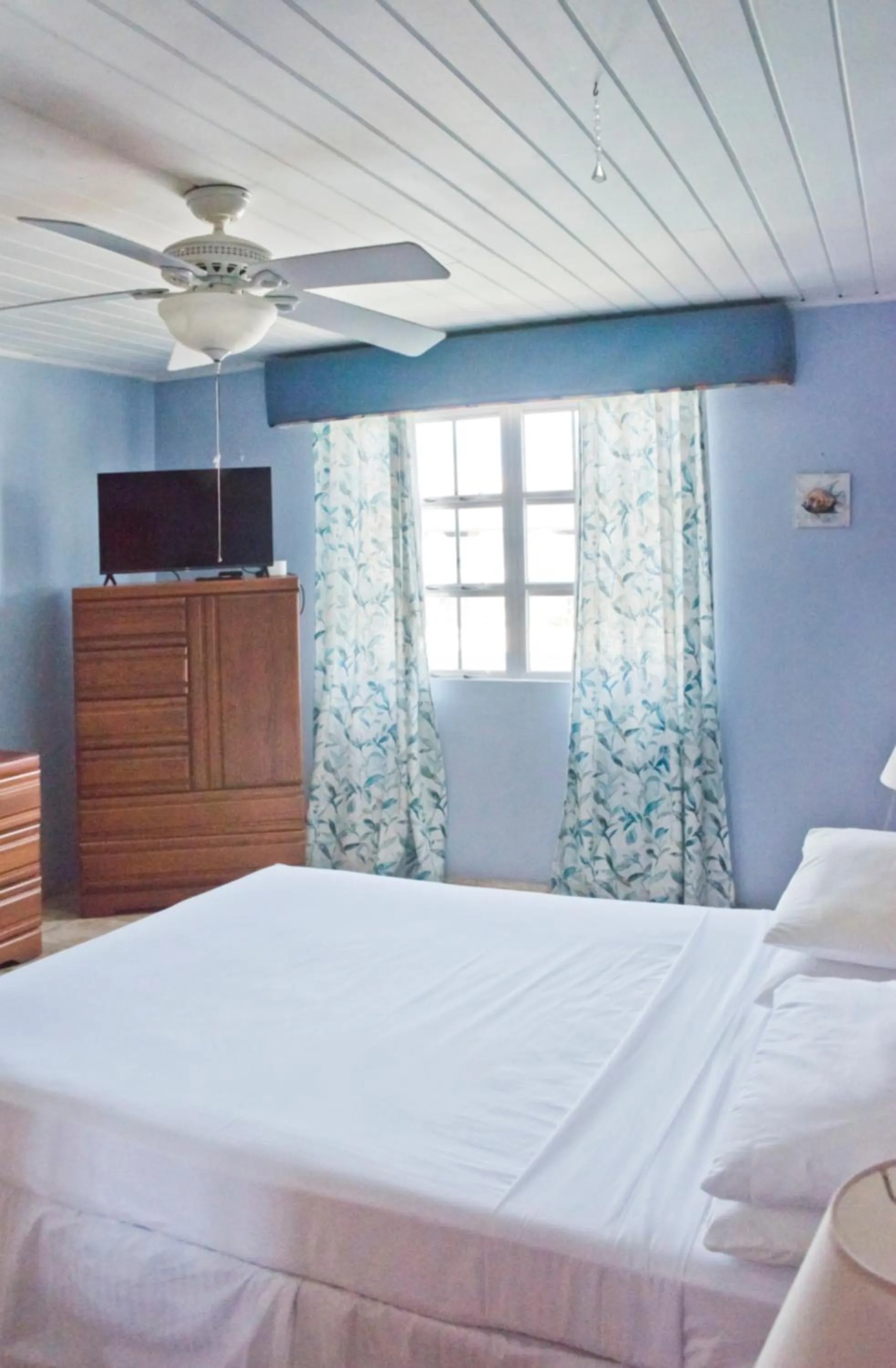 Bedroom, Bed in Dover Beach Hotel
