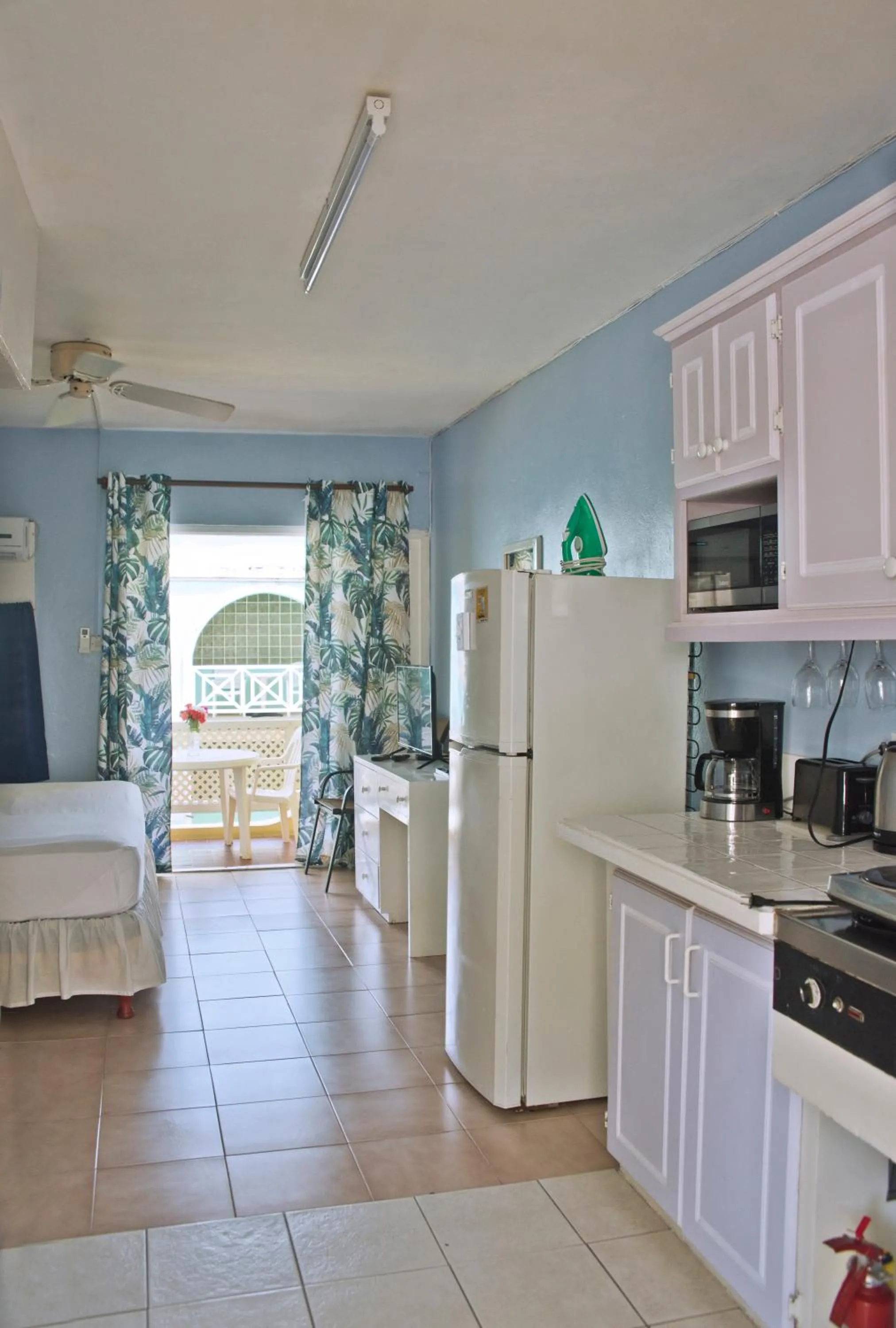 kitchen in Dover Beach Hotel
