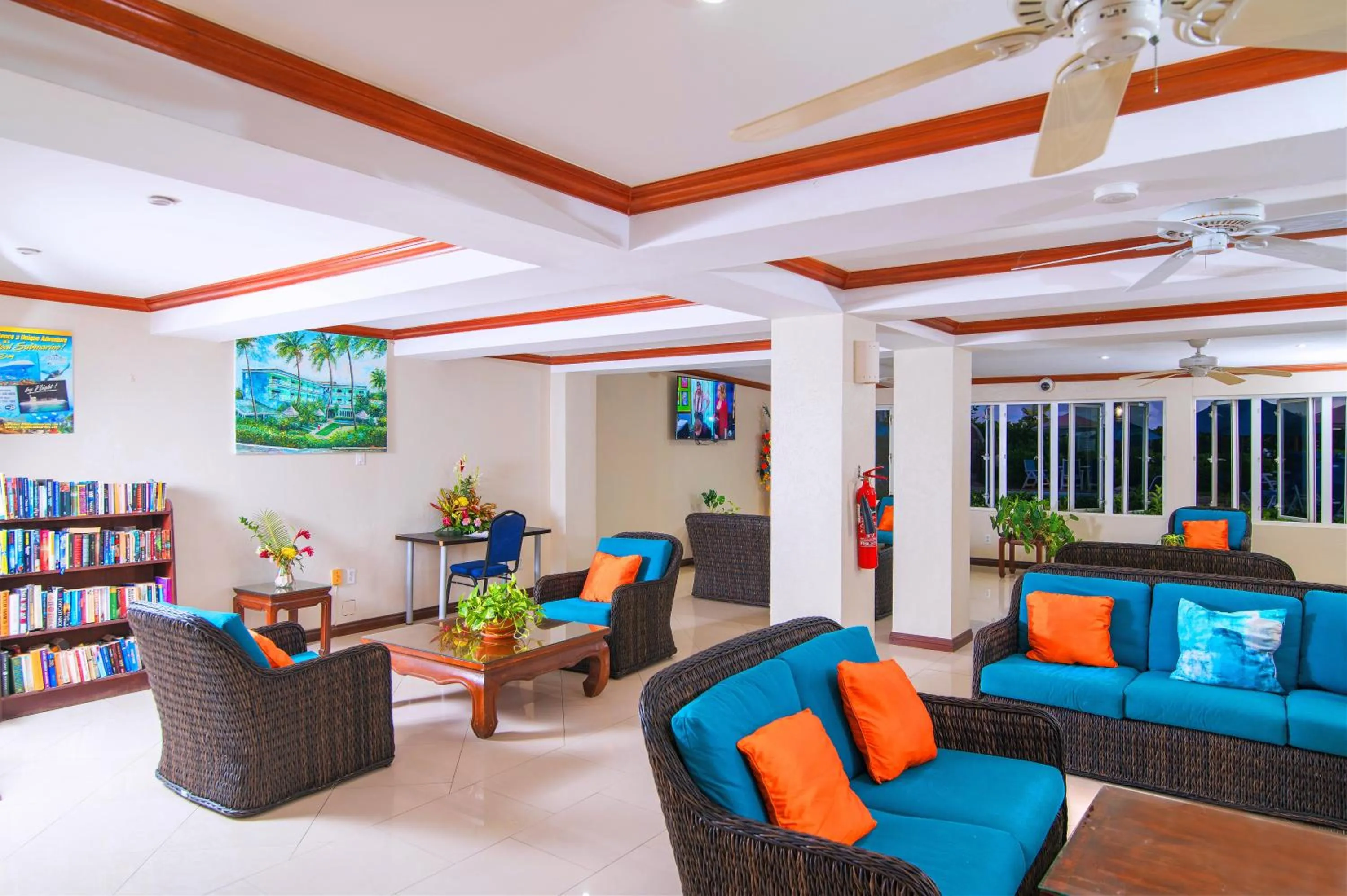 Communal lounge/ TV room in Dover Beach Hotel