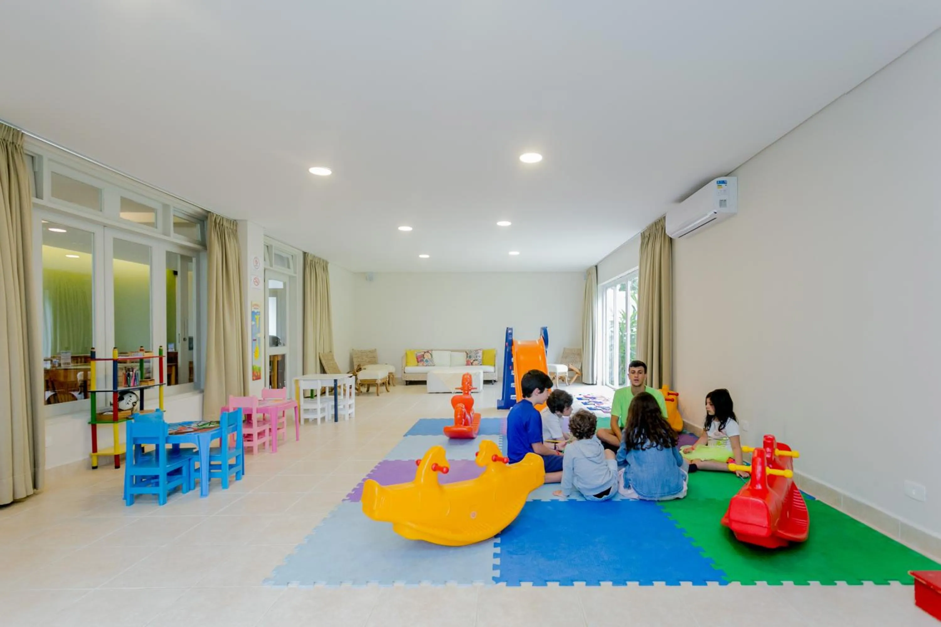 young children in Beach Hotel Juquehy