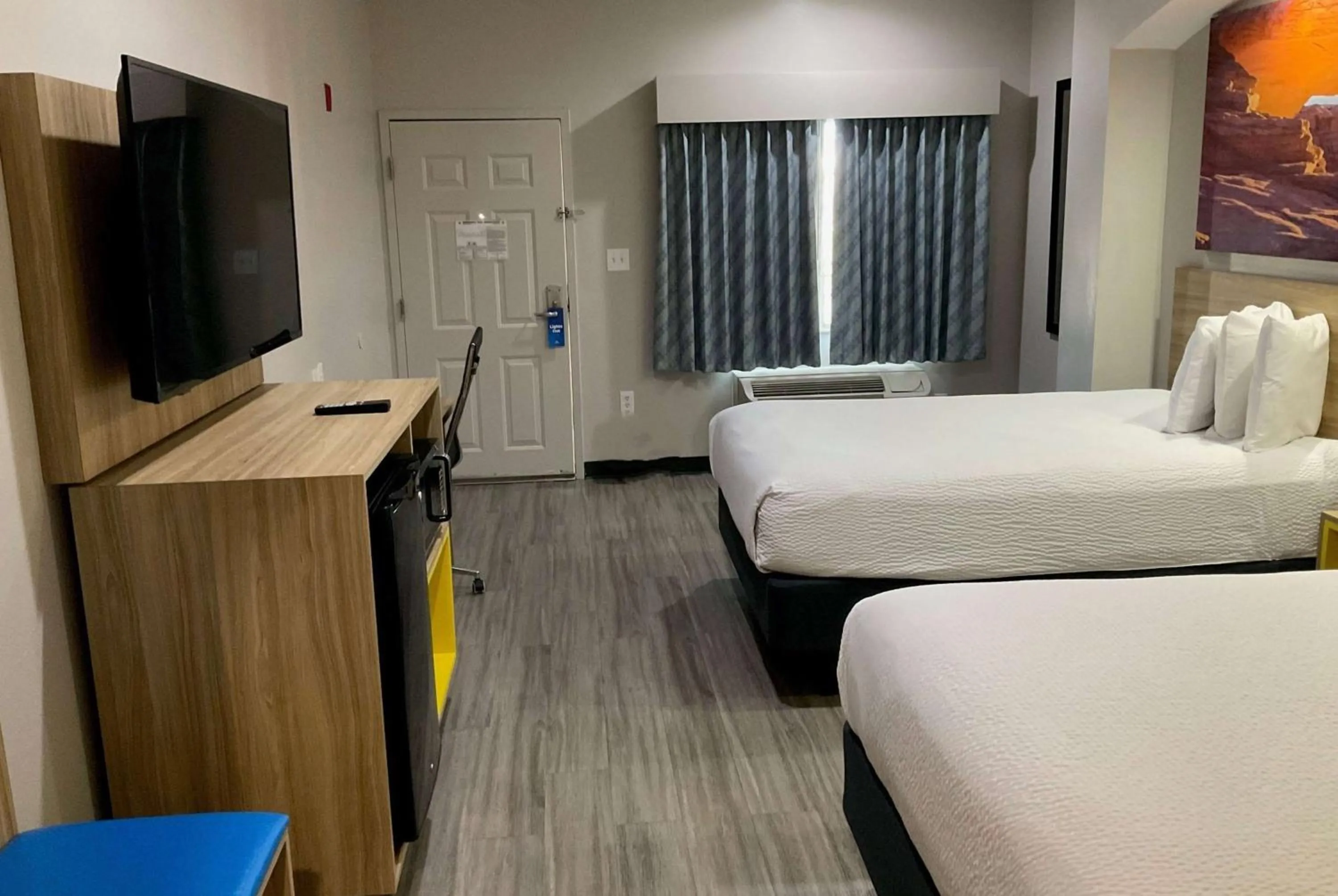 Photo of the whole room, Bed in Days Inn by Wyndham Humble/Houston Intercontinental Airport