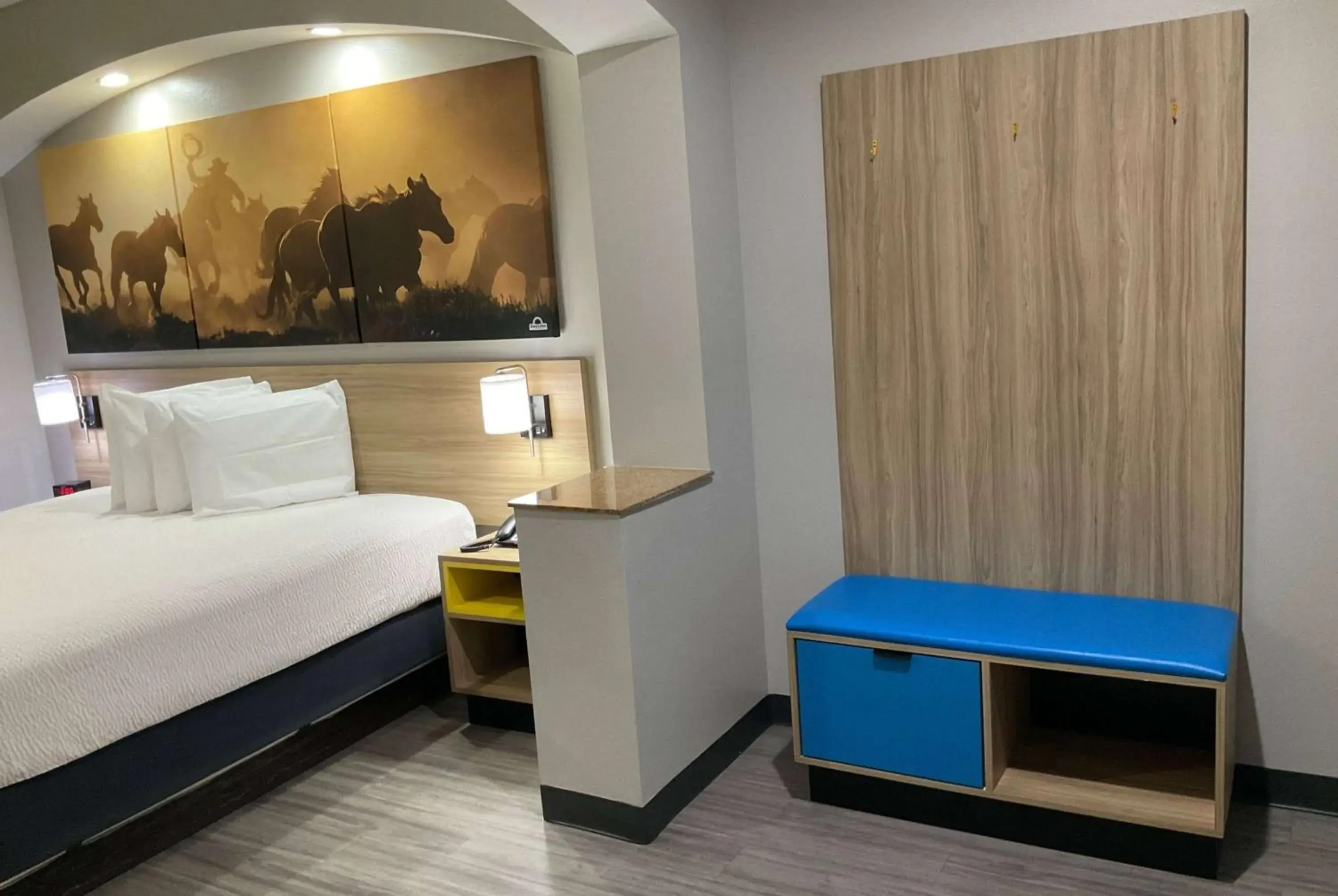 King Suite - Non-Smoking in Days Inn by Wyndham Humble/Houston Intercontinental Airport King Suite - Non-Smoking in Days Inn by Wyndham Humble/Houston Intercontinental Airport