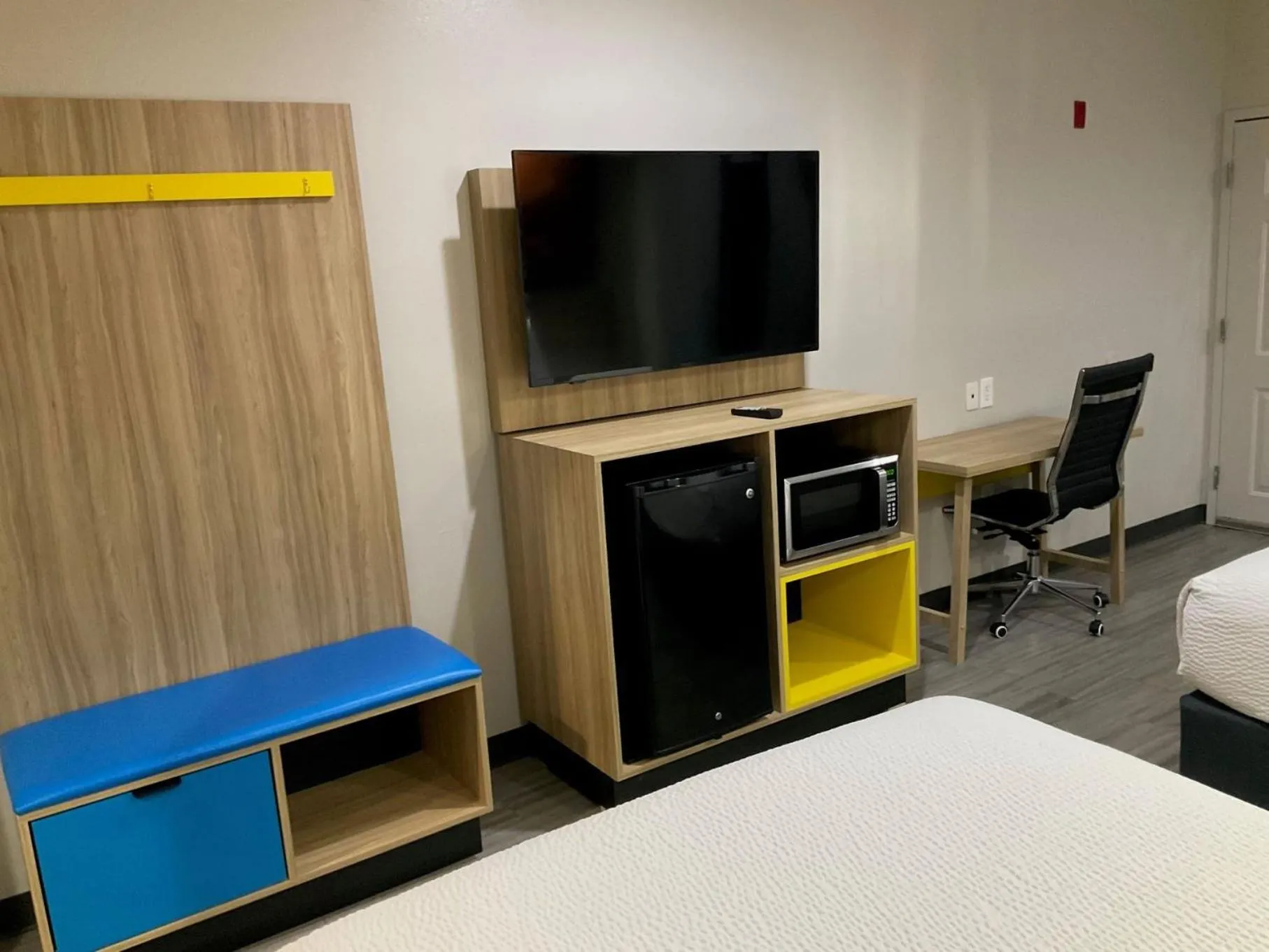 TV and multimedia, Bed in Days Inn by Wyndham Humble/Houston Intercontinental Airport