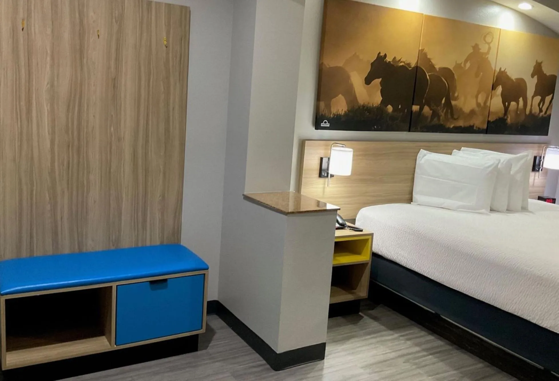 Bedroom, Bed in Days Inn by Wyndham Humble/Houston Intercontinental Airport