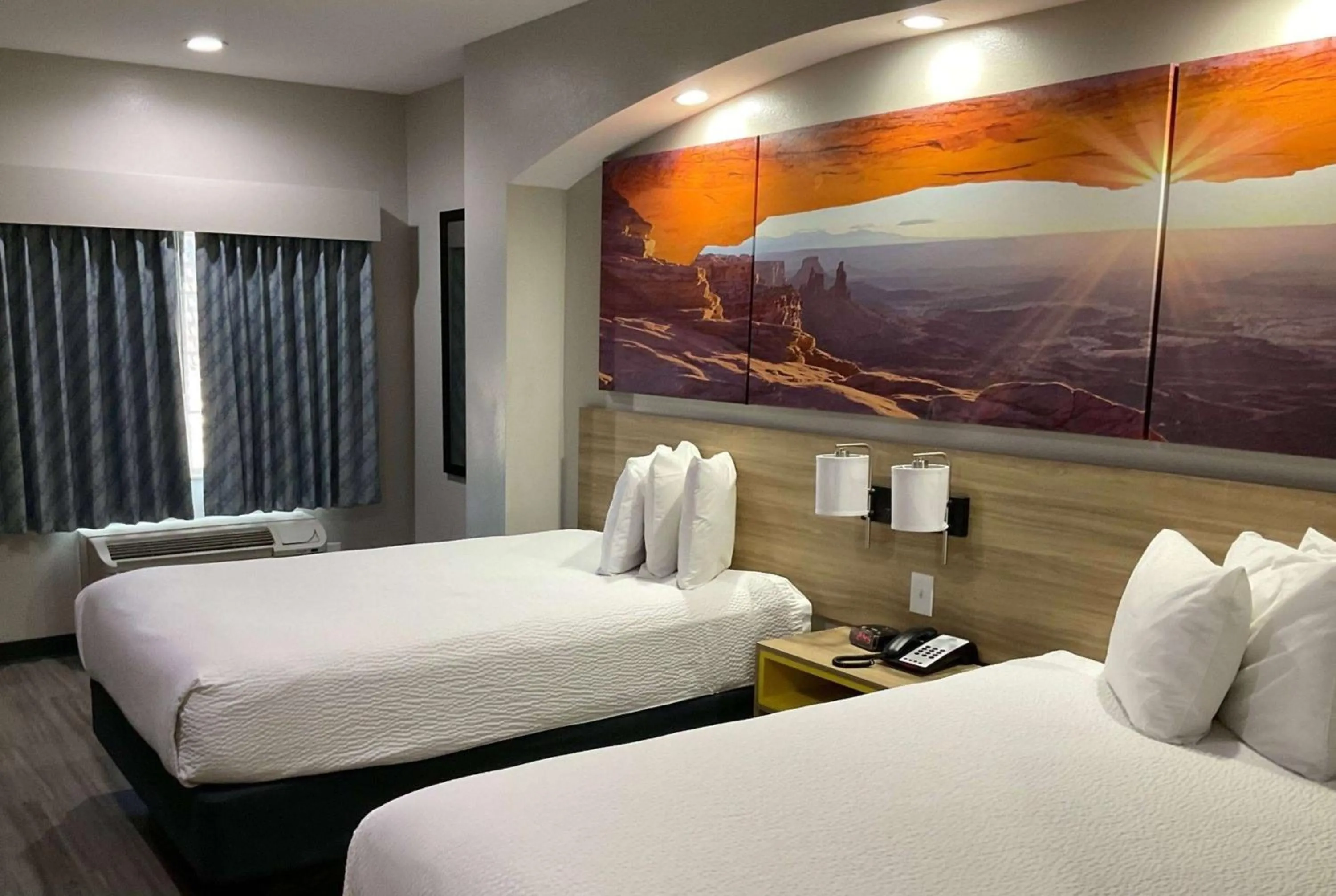 Photo of the whole room, Bed in Days Inn by Wyndham Humble/Houston Intercontinental Airport