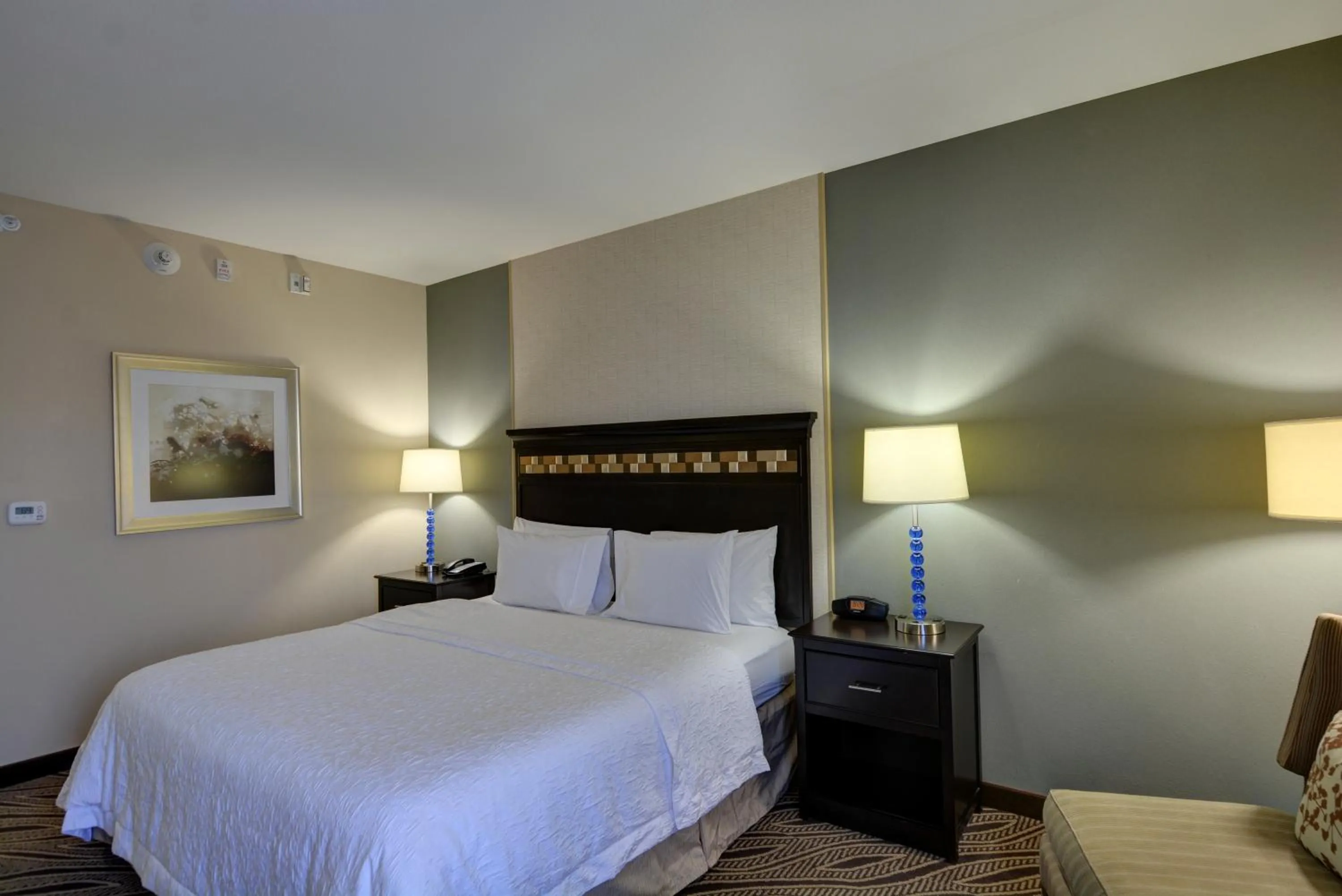 Bed in Hampton Inn & Suites Denver Airport / Gateway Park