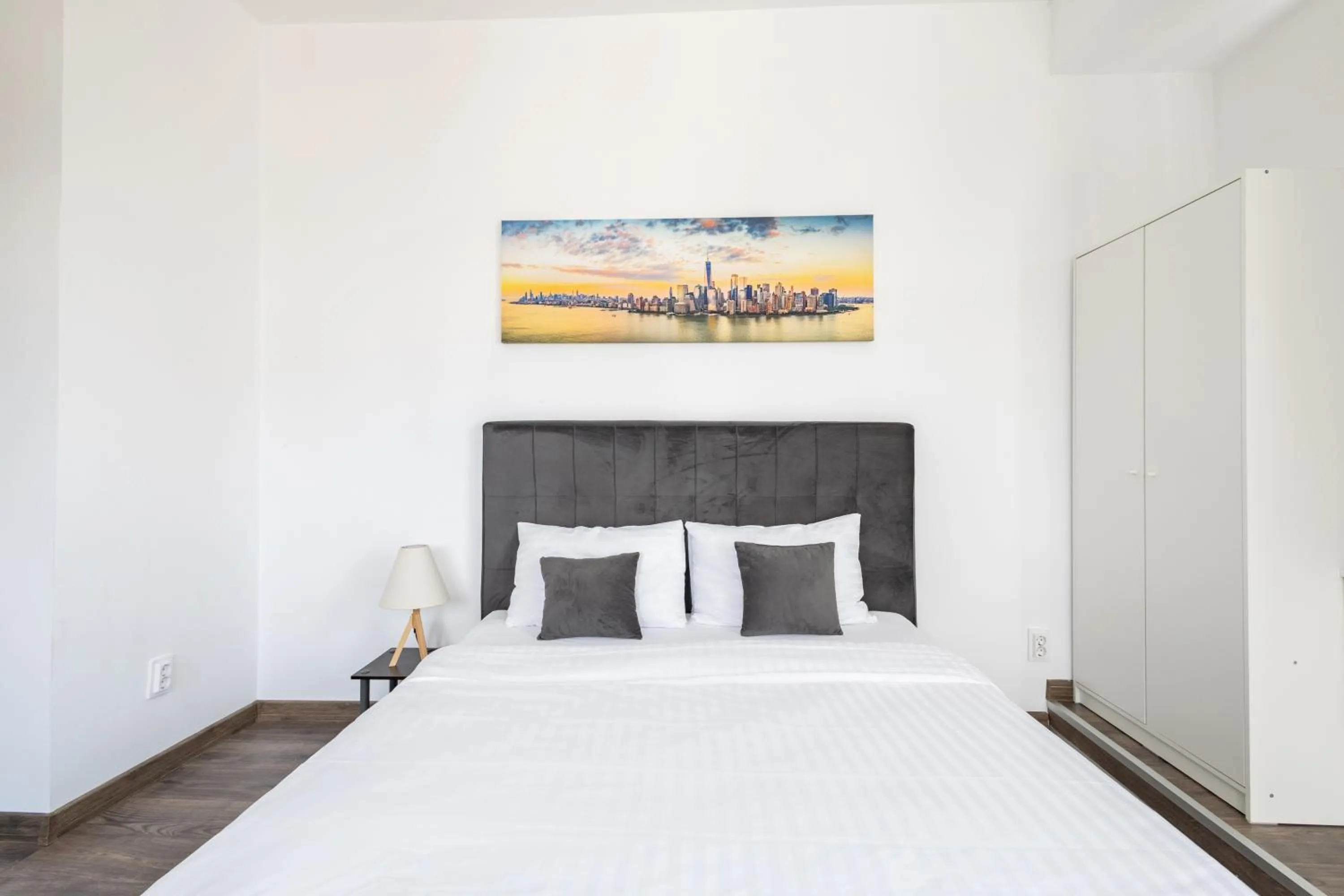Bed in Downtown Victoria Apartments By CityBookings