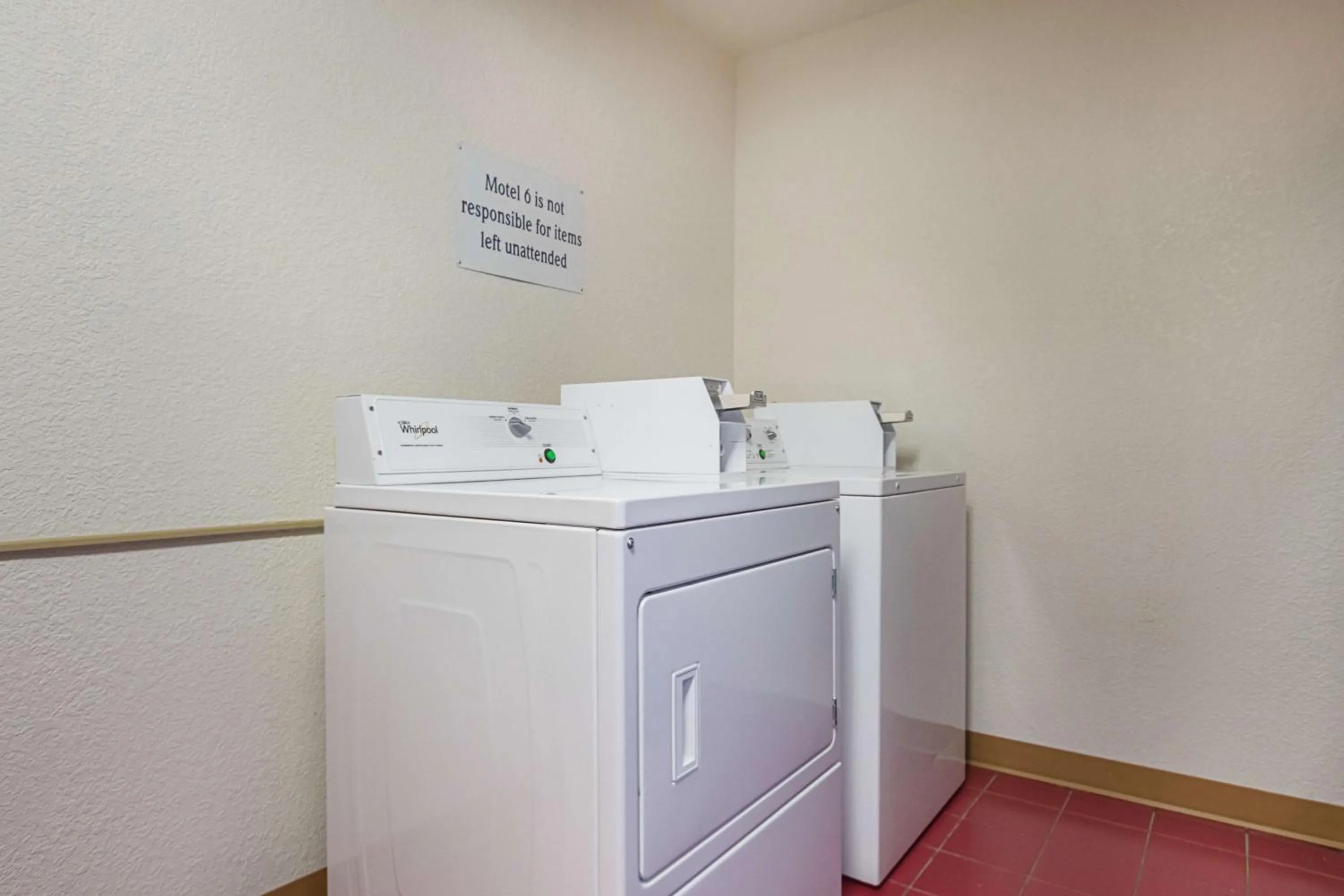 On site in Motel 6-Waterloo, IA - Crossroads Mall - Cedar Falls