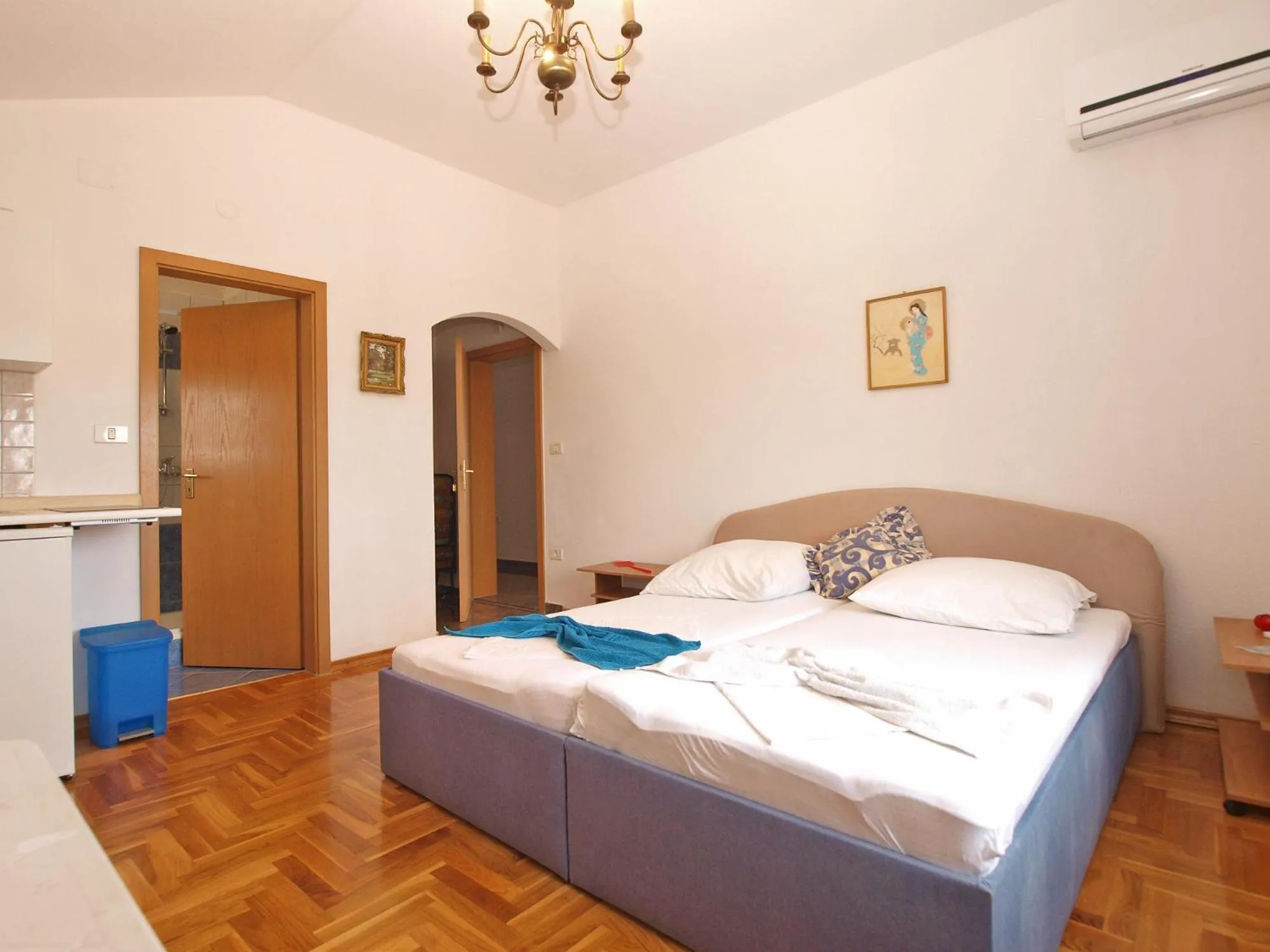 Bed in Apartments Anto 1598