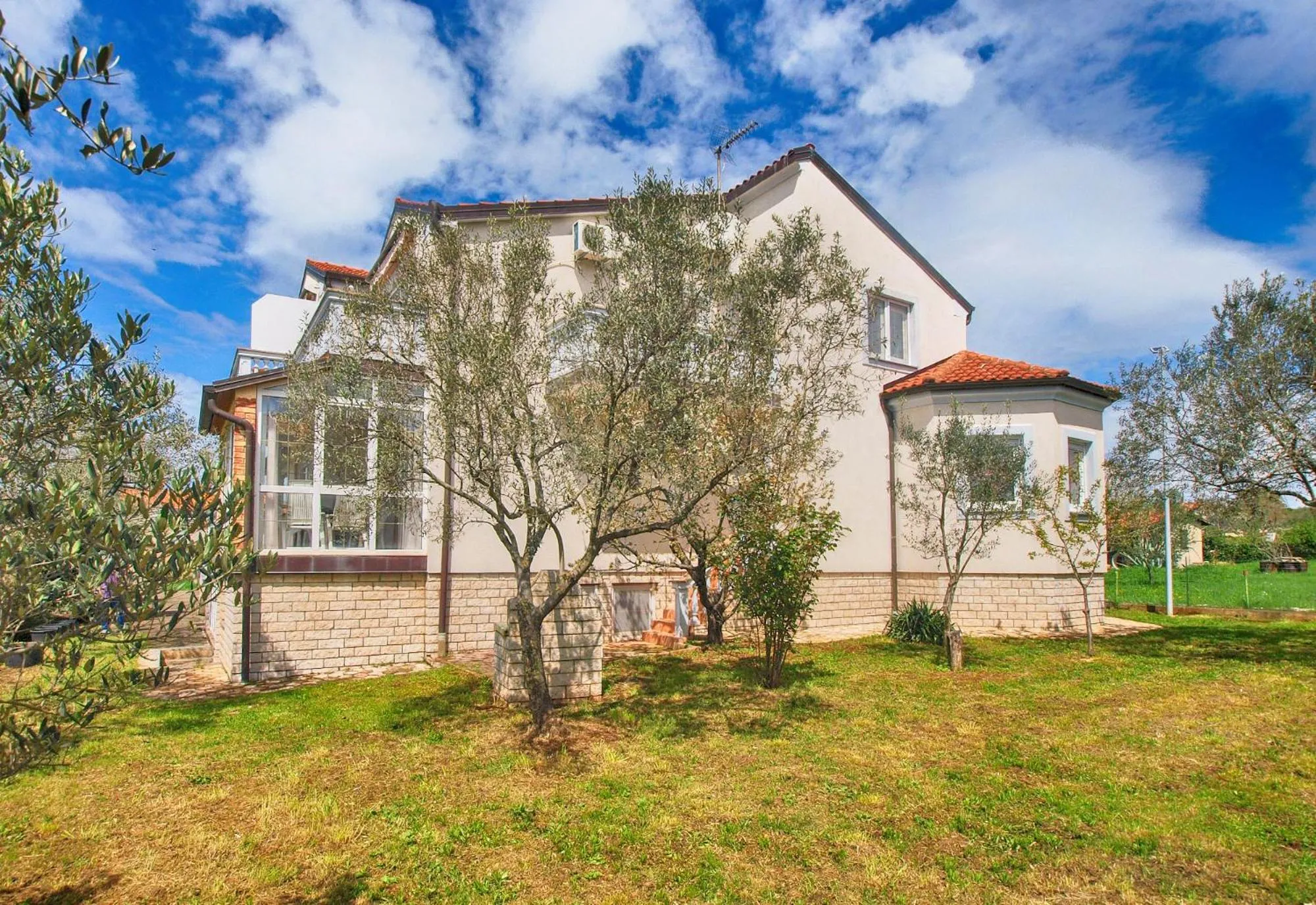 Apartments Anto 1598