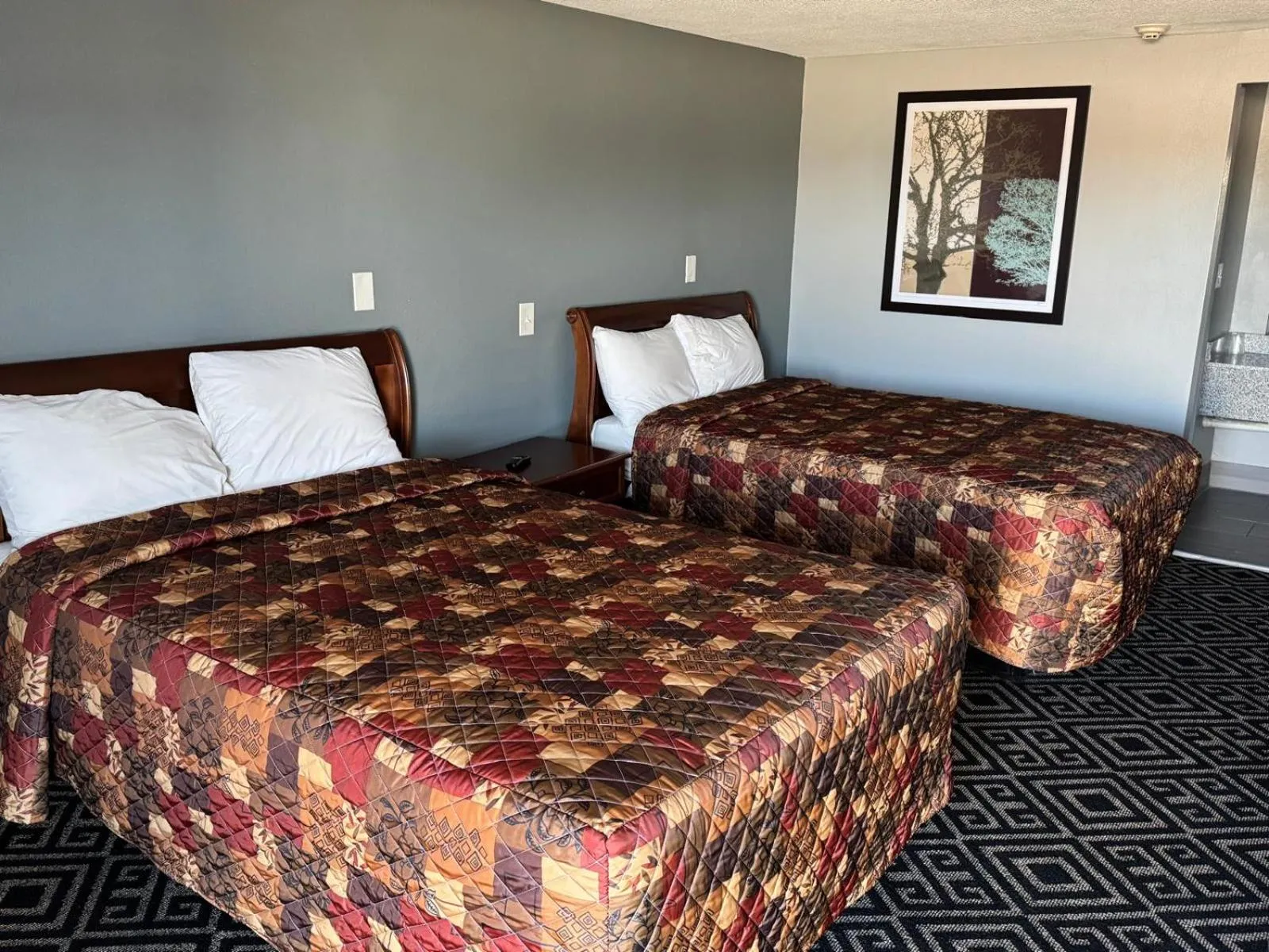 Budgetel Inn & Suites