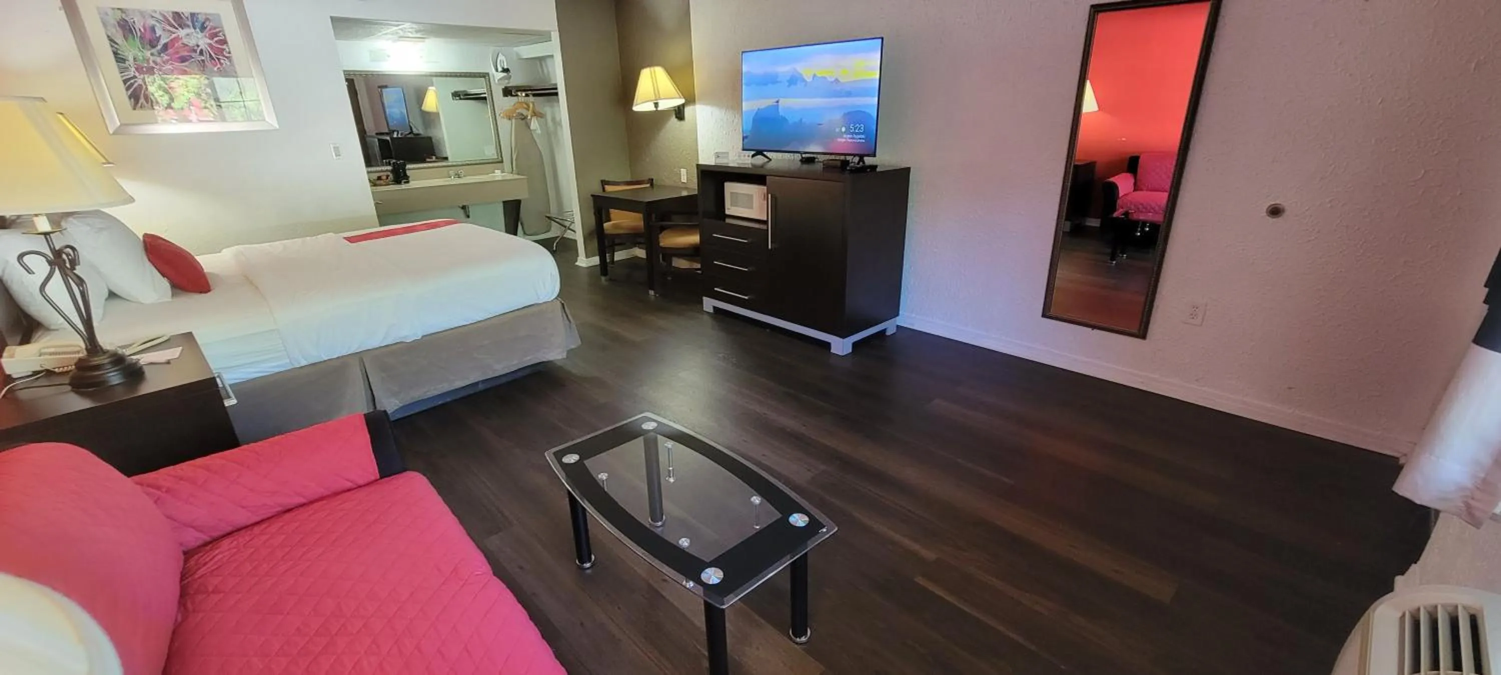 Shower, Bed in Ramada by Wyndham Mountain Home