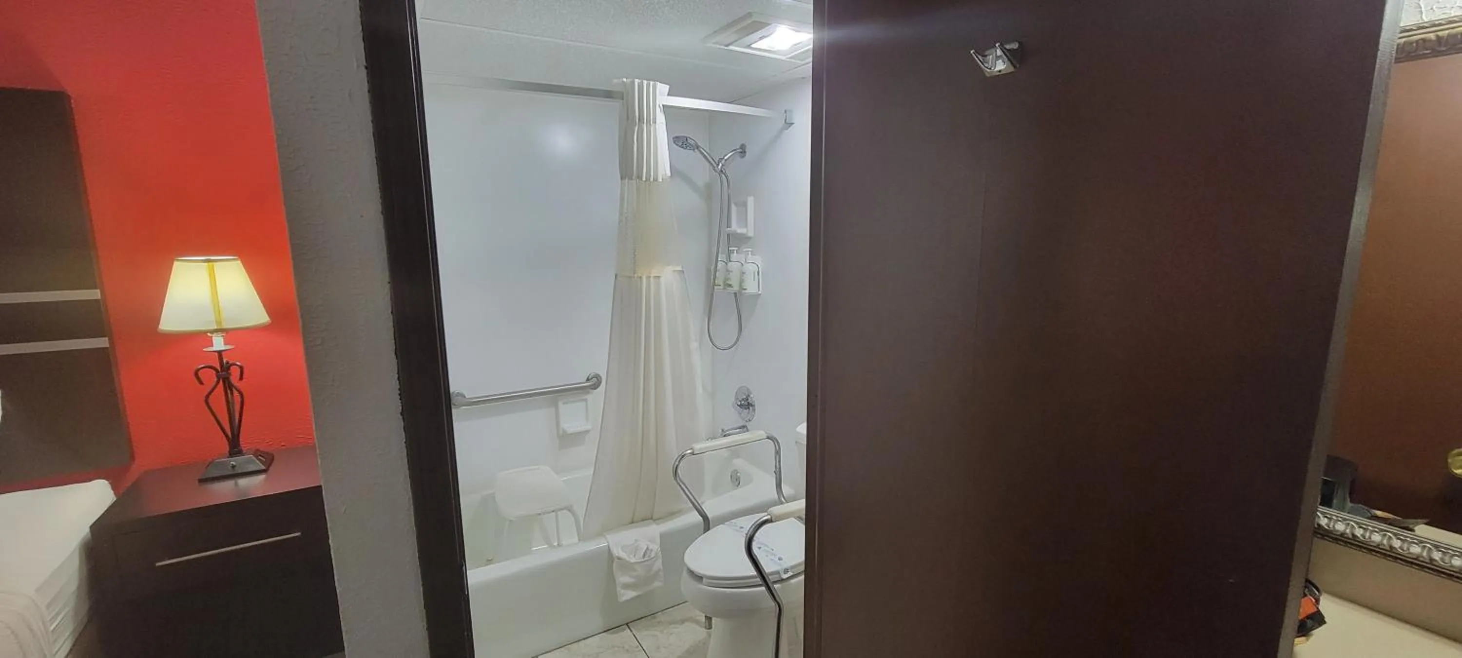 Ramada by Wyndham Mountain Home