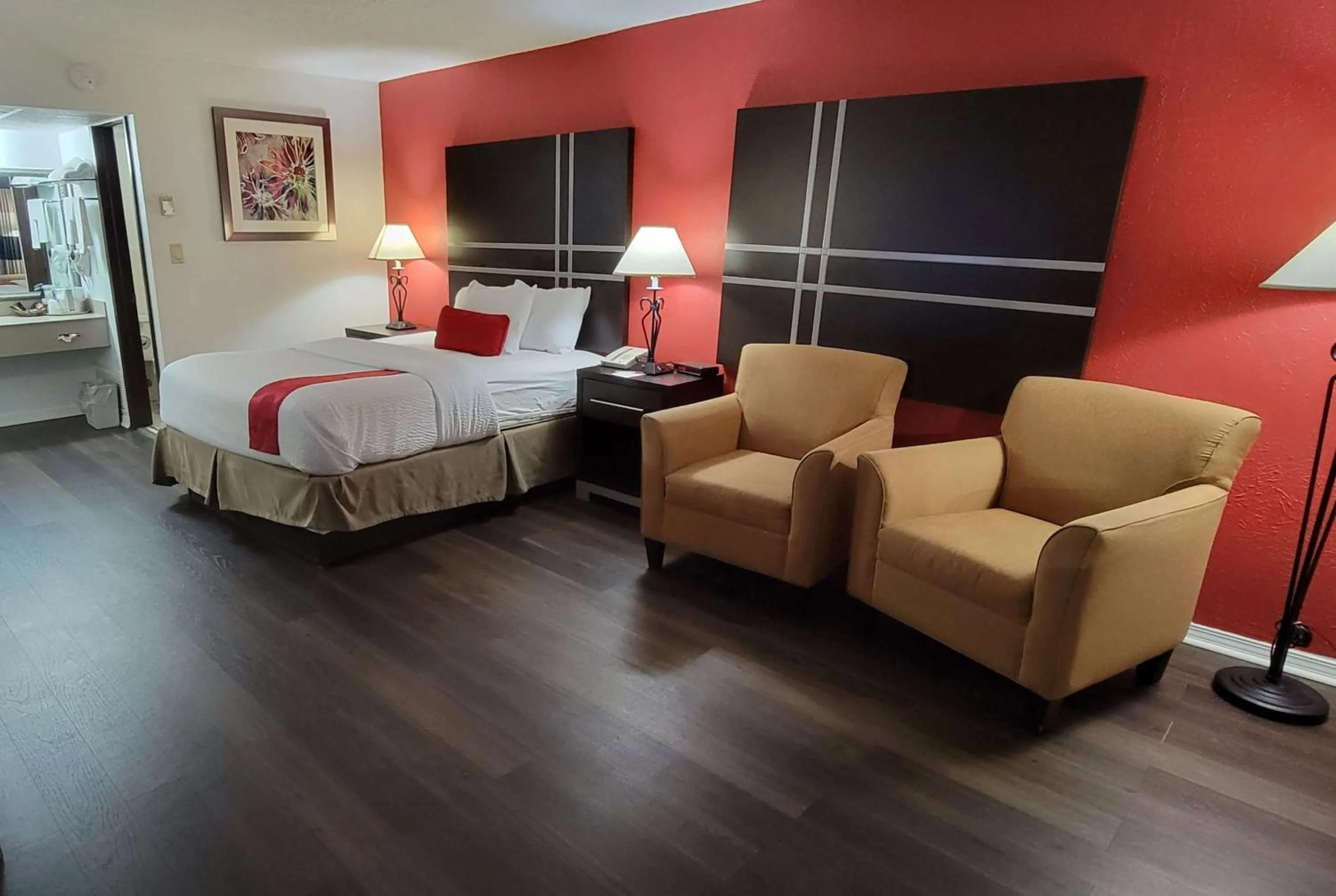 Photo of the whole room, Bed in Ramada by Wyndham Mountain Home