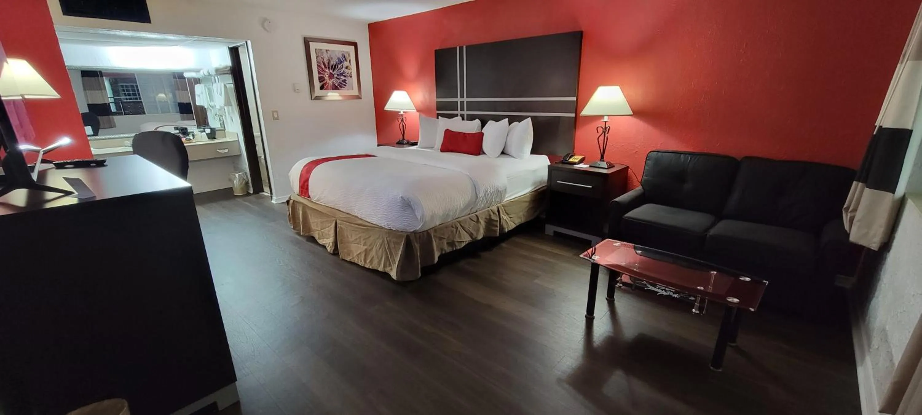 Toilet, Bed in Ramada by Wyndham Mountain Home