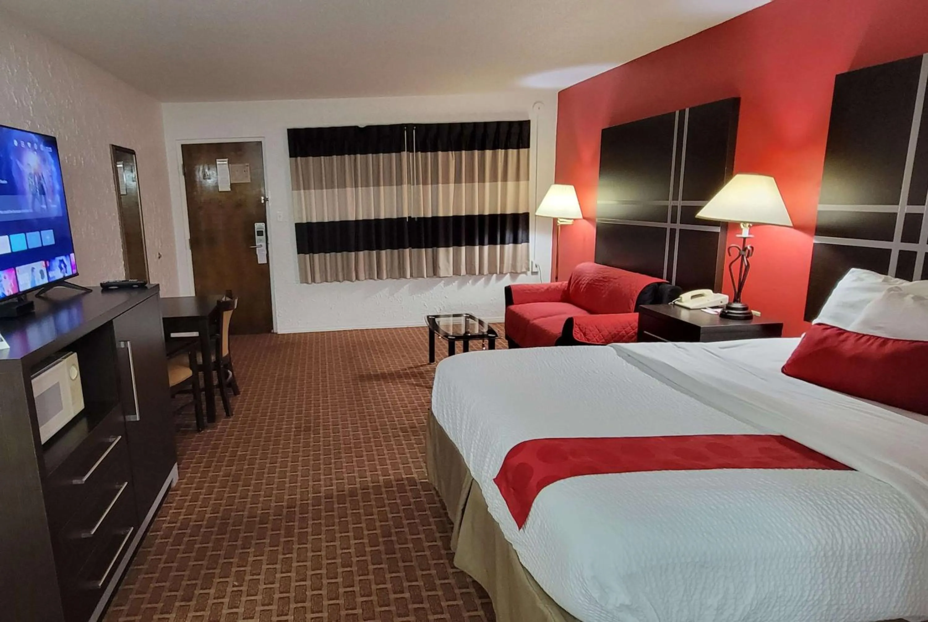 Photo of the whole room, Bed in Ramada by Wyndham Mountain Home
