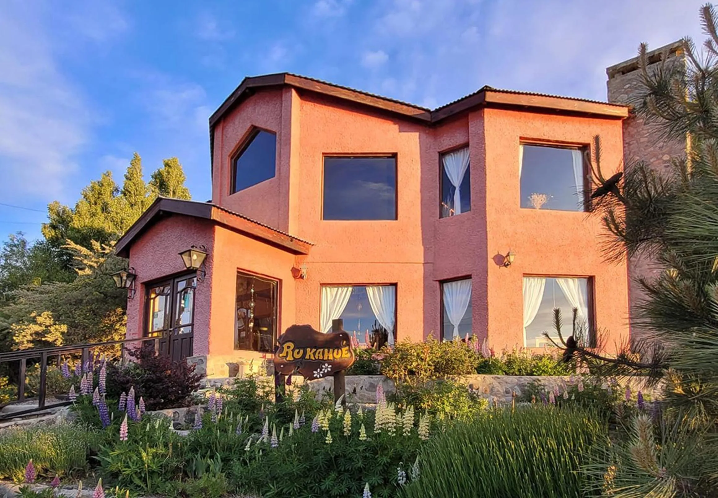 Property building in Hosteria Rukahué