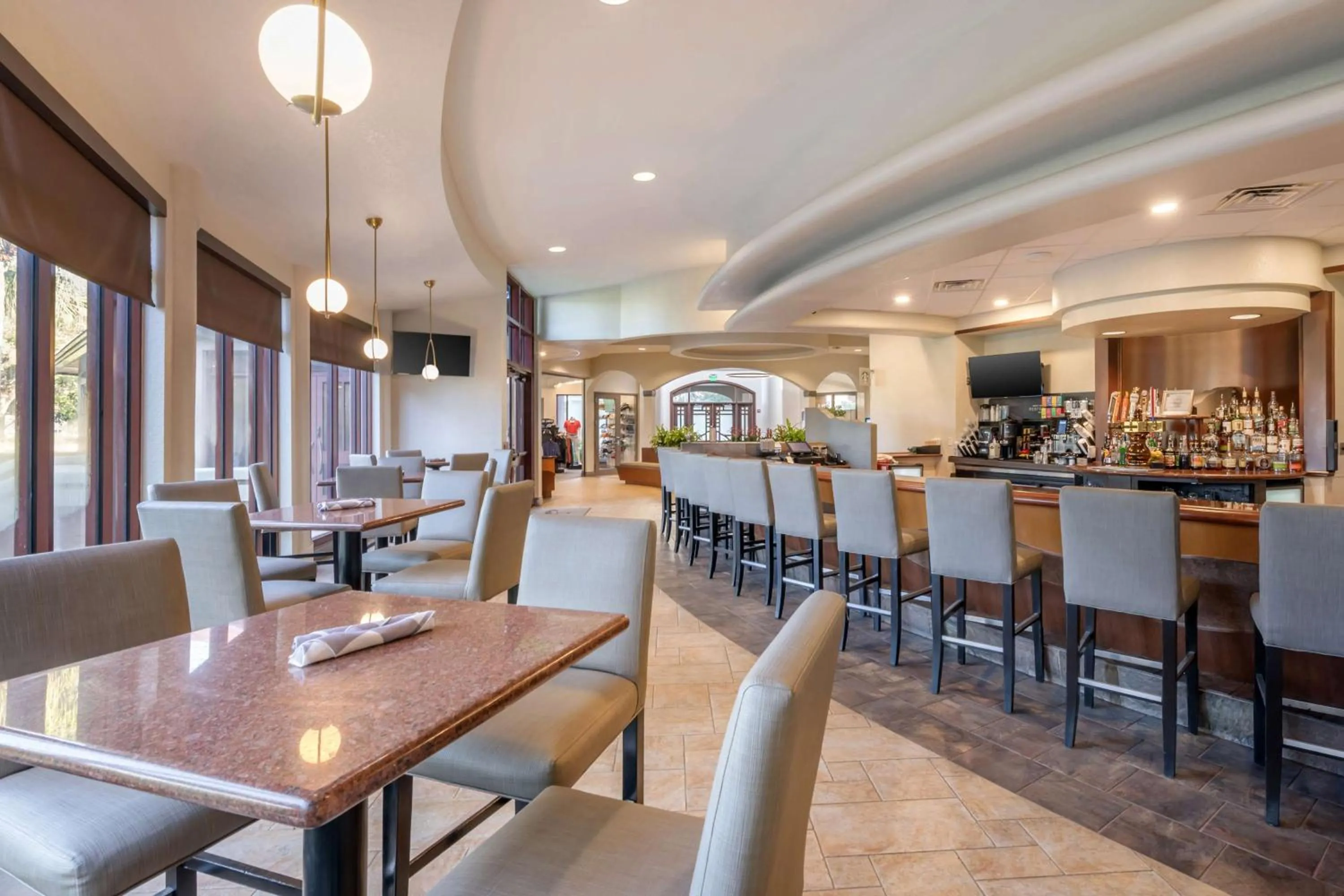 Lounge or bar in Hilton Vacation Club Mystic Dunes Orlando