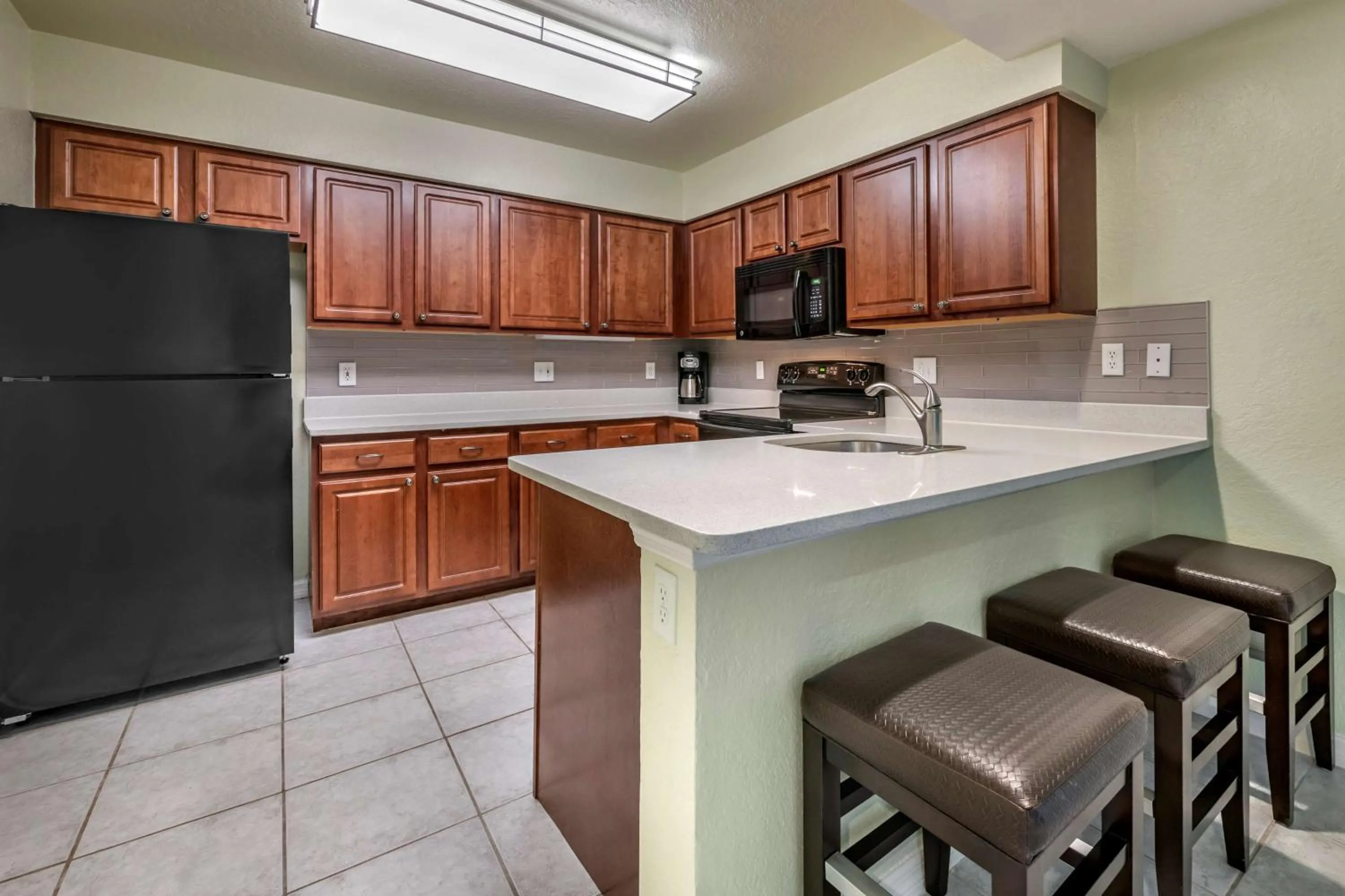 Kitchen or kitchenette in Hilton Vacation Club Mystic Dunes Orlando