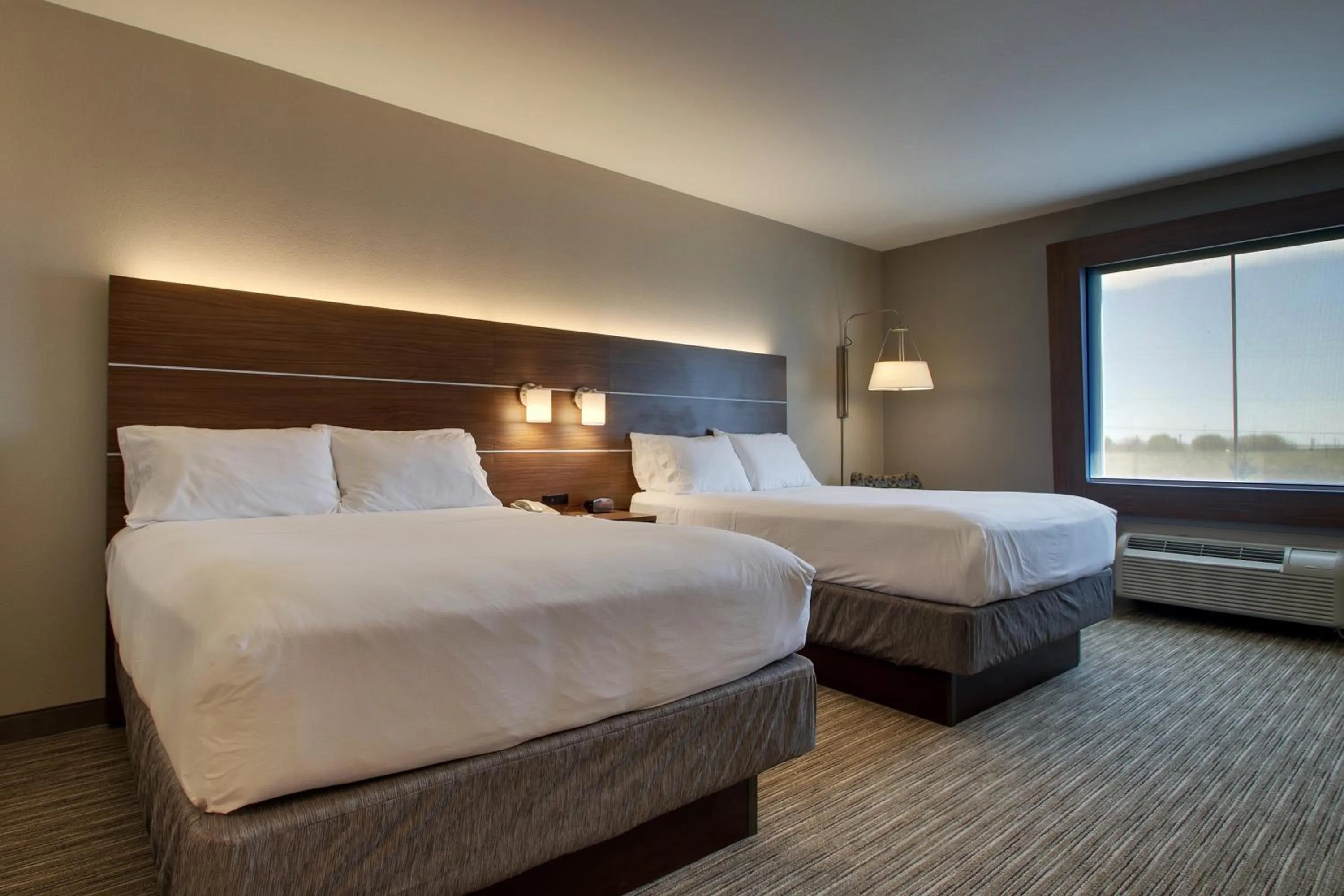 Photo of the whole room, Bed in Holiday Inn Express Vernon College Area Highway 287 by IHG