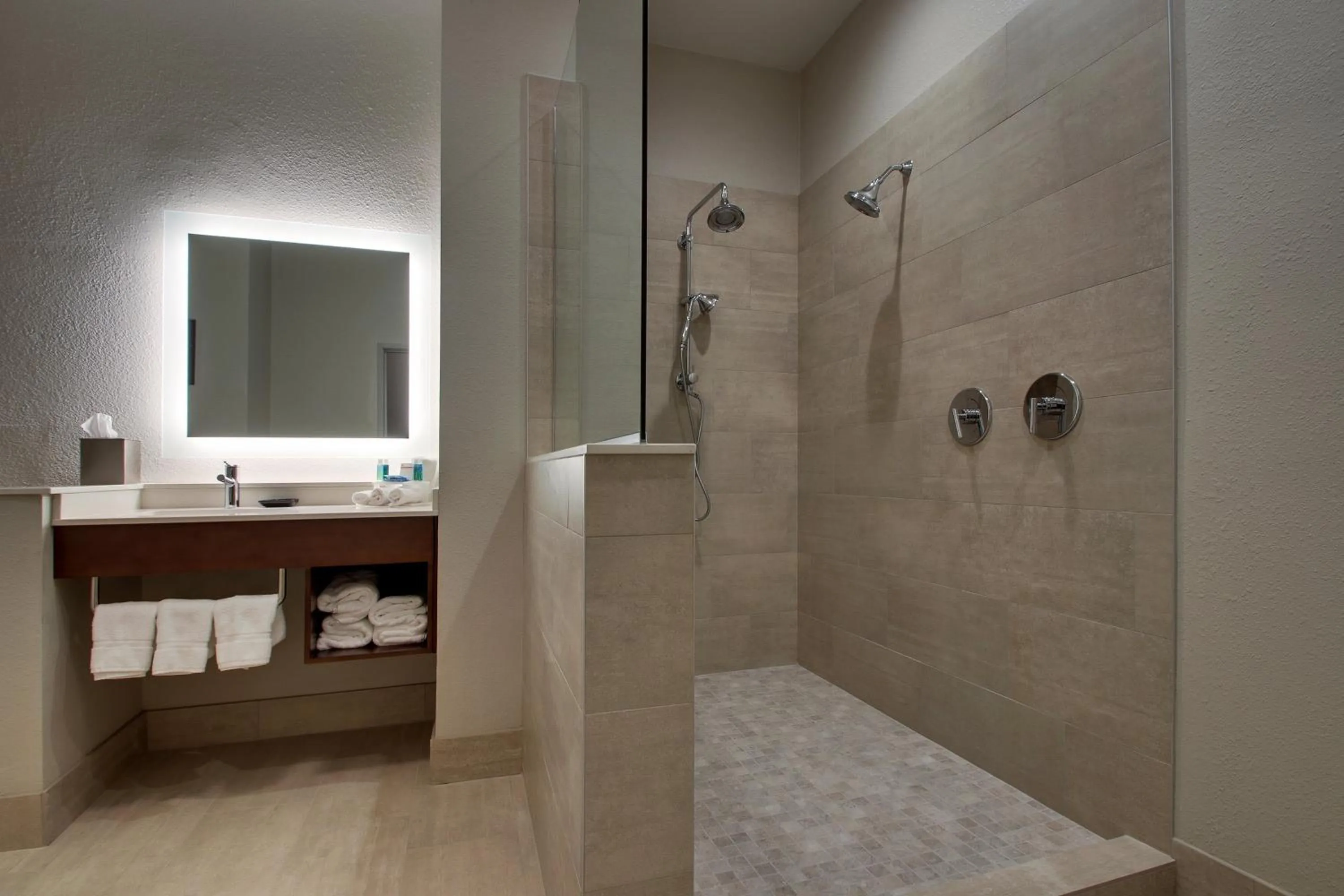 Photo of the whole room in Holiday Inn Express Vernon College Area Highway 287 by IHG