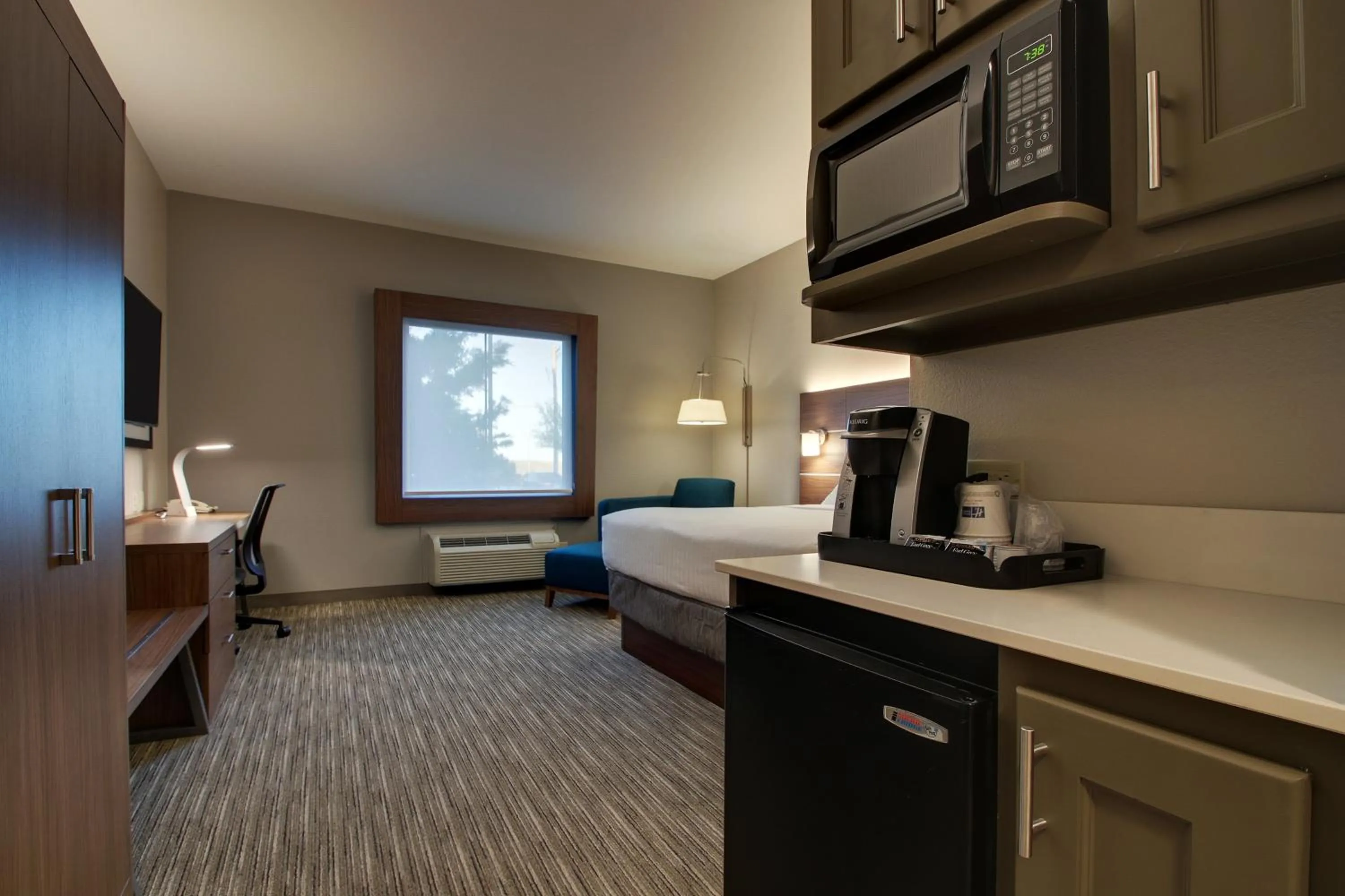 Photo of the whole room, Bed in Holiday Inn Express Vernon College Area Highway 287 by IHG