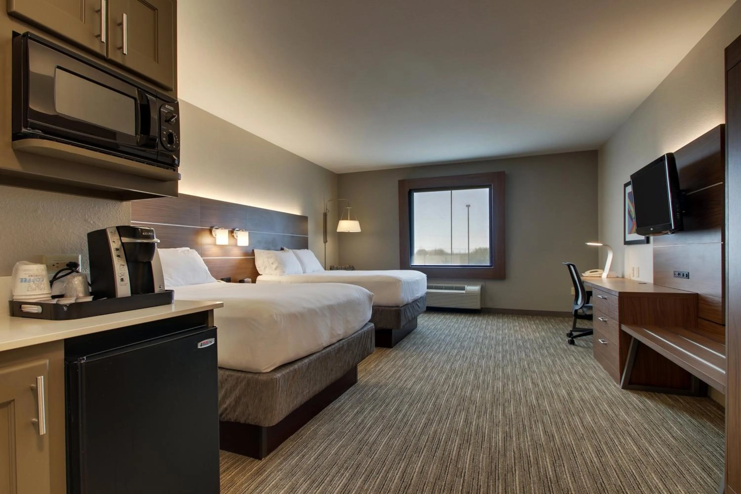 Photo of the whole room, Bed in Holiday Inn Express Vernon College Area Highway 287 by IHG