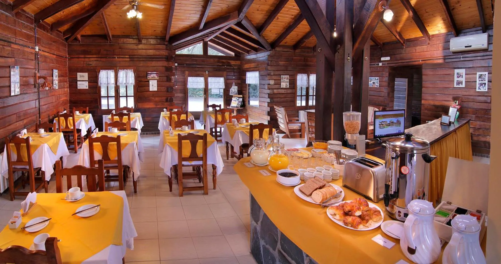 Buffet breakfast in Posada Pfullendorf - Adults Only