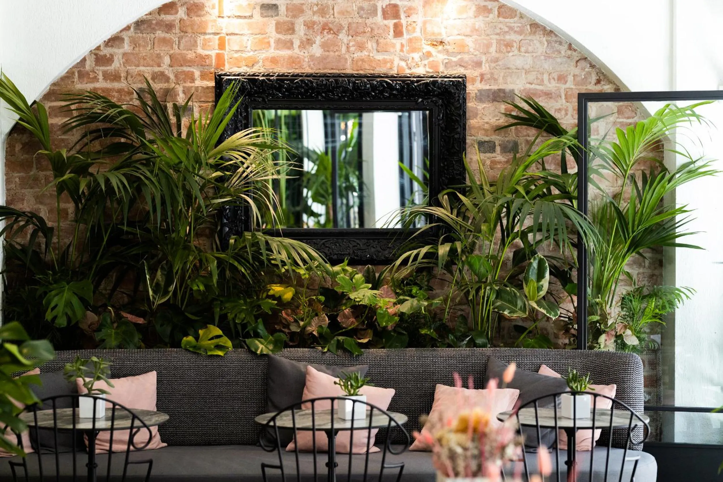 Restaurant/places to eat in The Mood Luxury Rooms