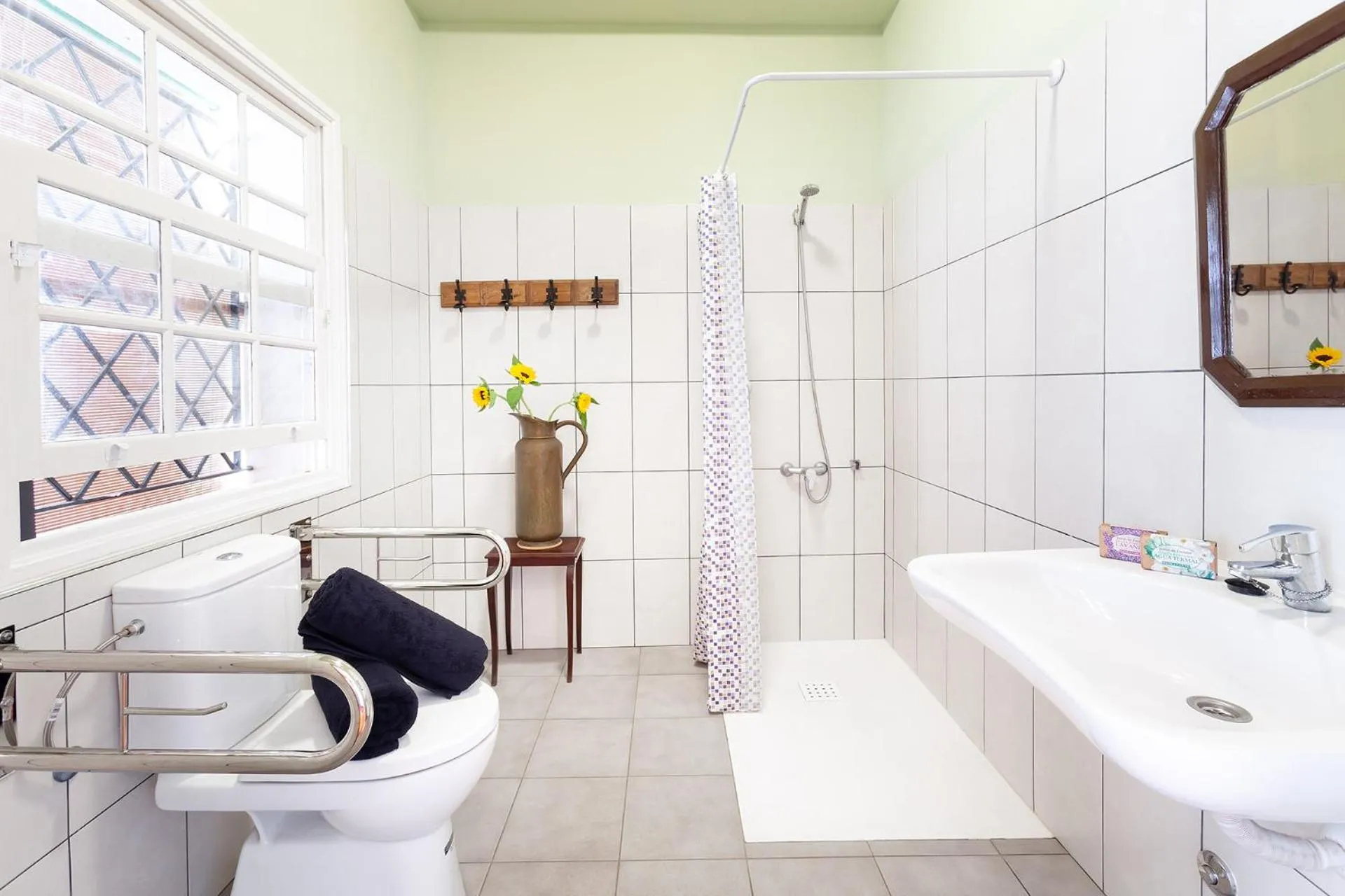 Shower in Patio Hostel