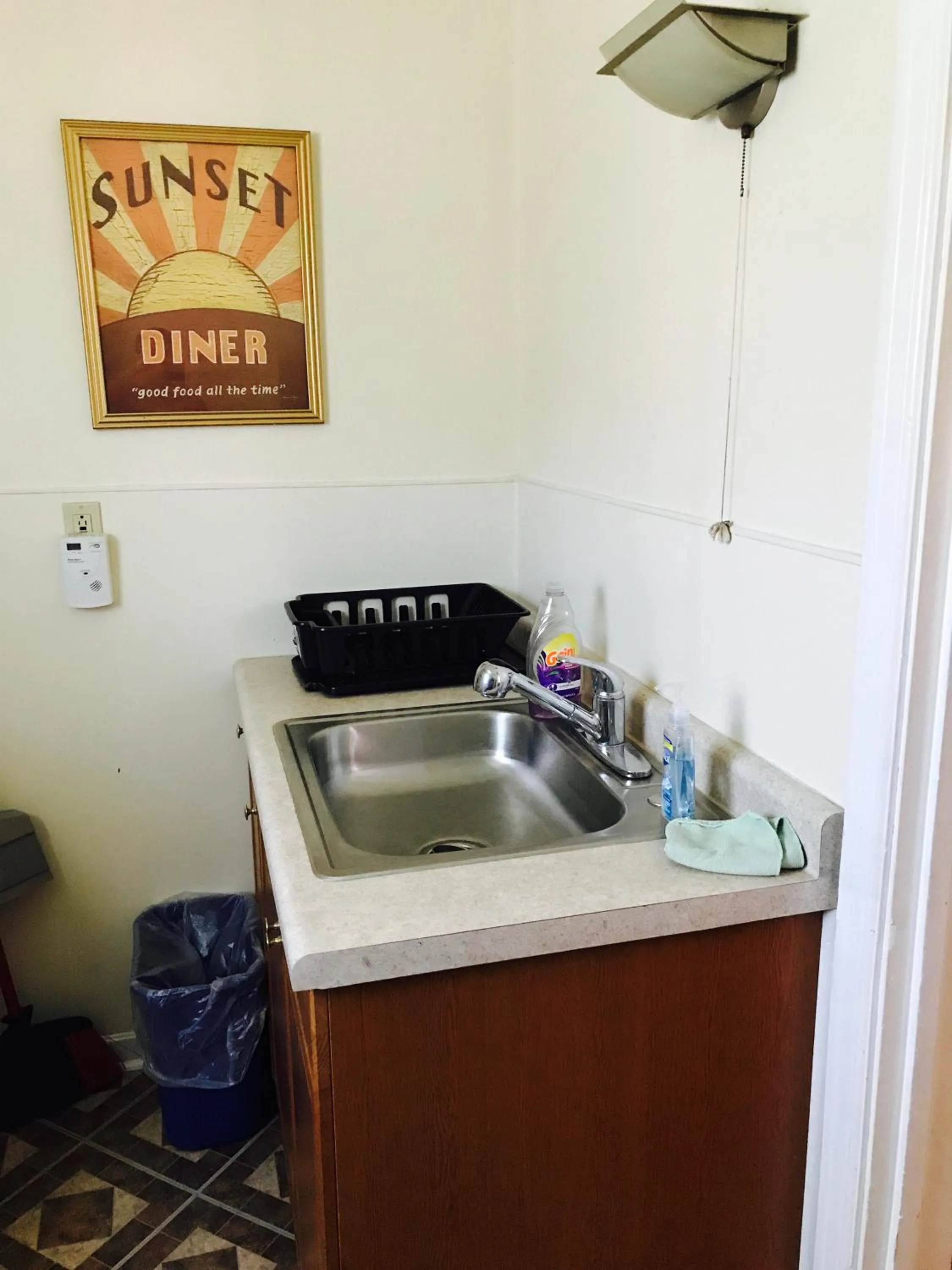 Kitchen or kitchenette in Marinette Inn