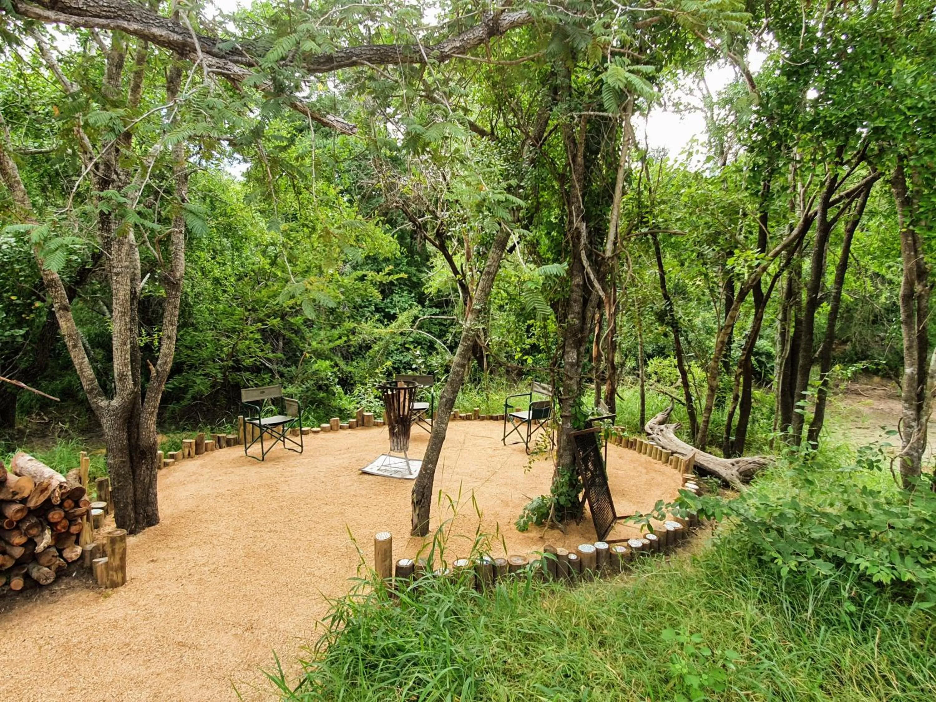 Garden view in Kingfisher Creek Safari Lodge