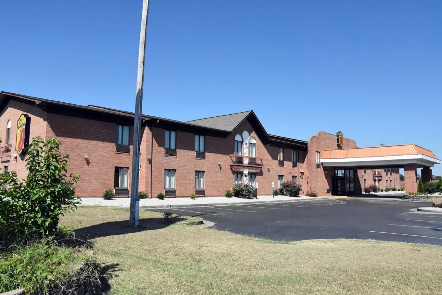 Super 8 by Wyndham Metropolis