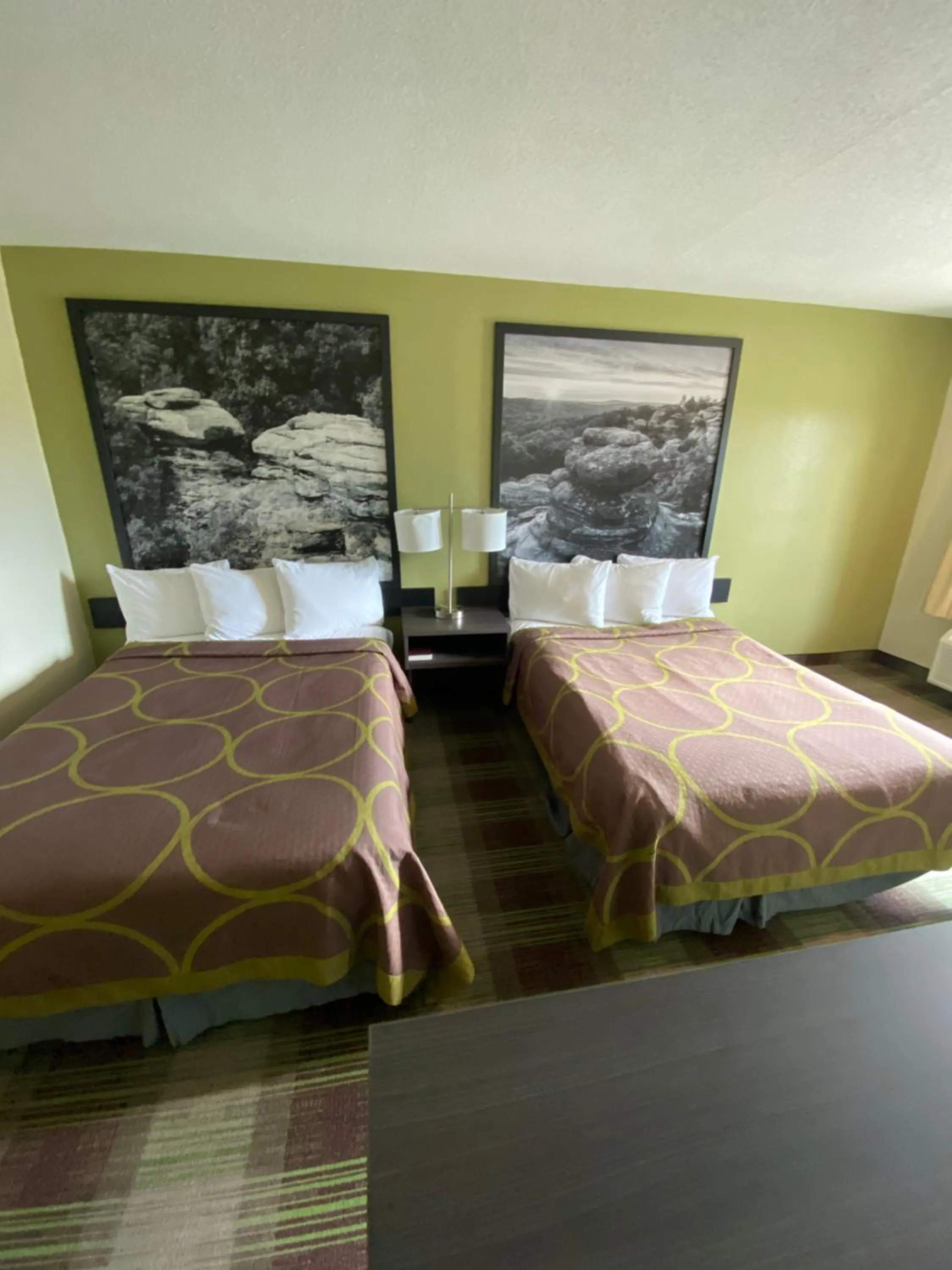 Bed in Super 8 by Wyndham Metropolis