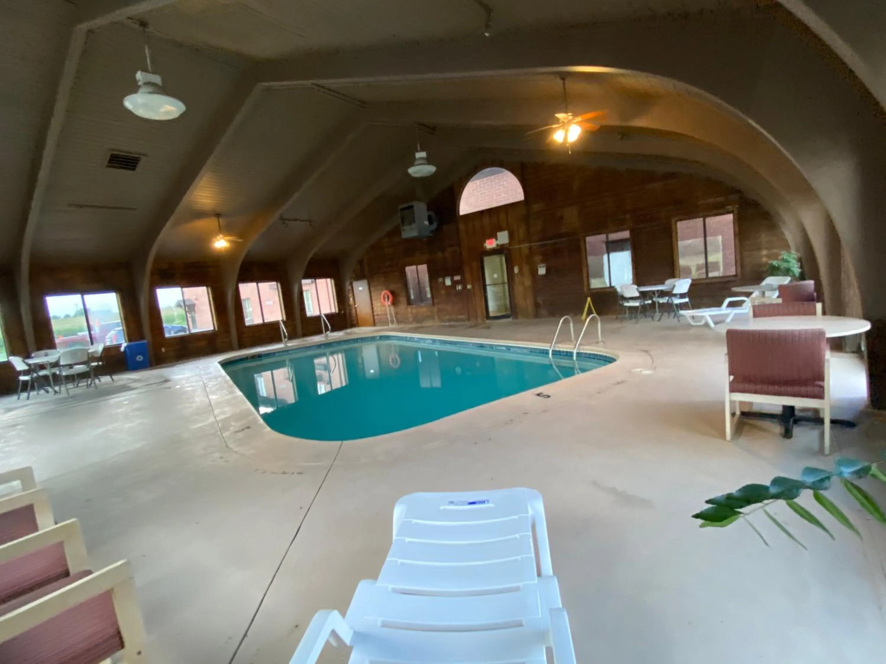  in Super 8 by Wyndham Metropolis