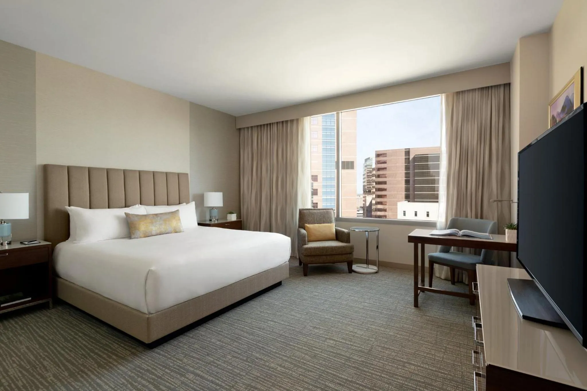 Classic King Room - High Floor in InterContinental Houston by IHG