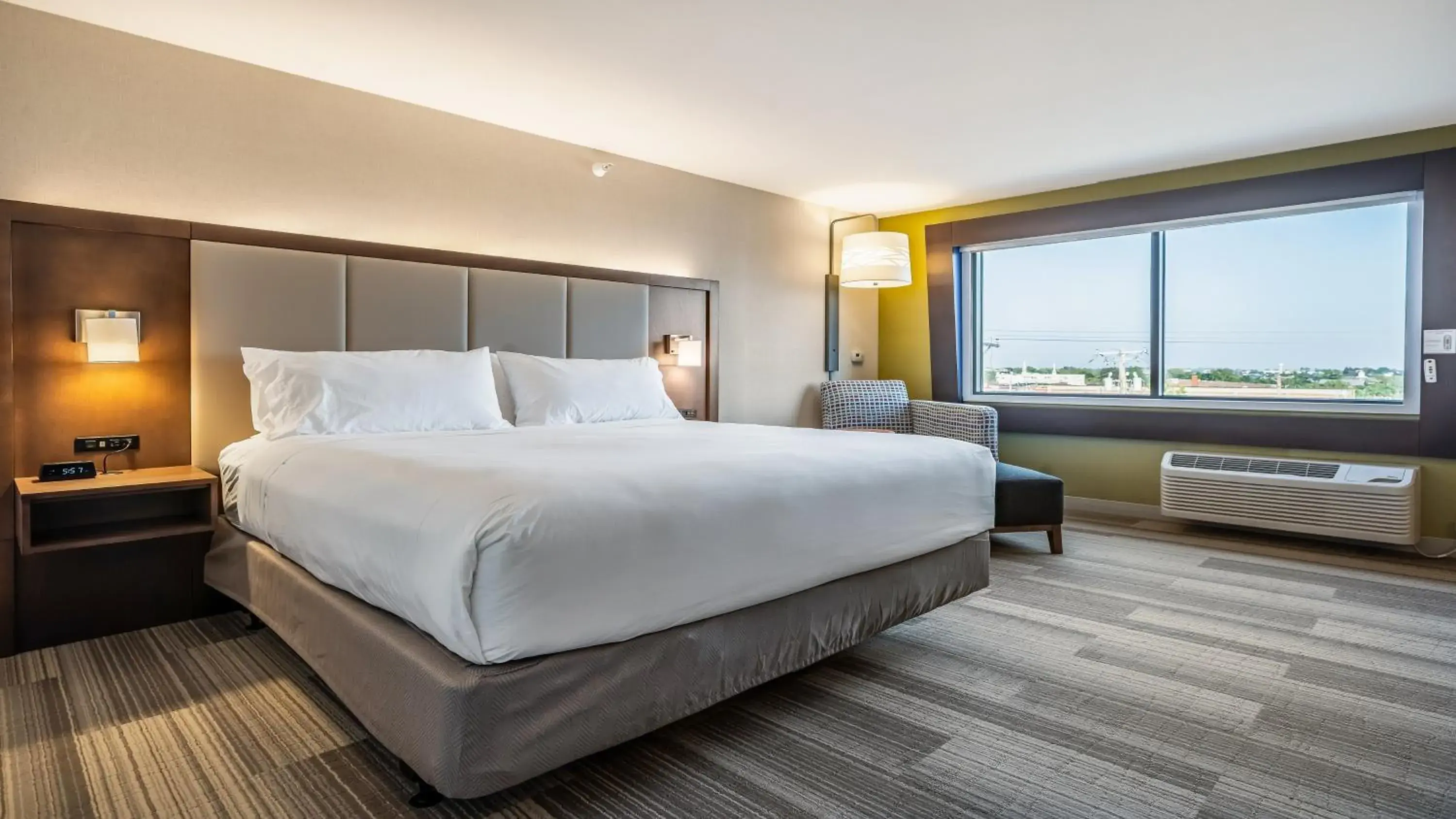 Standard Room in Holiday Inn Express & Suites Platteville by IHG Standard Room in Holiday Inn Express & Suites Platteville by IHG