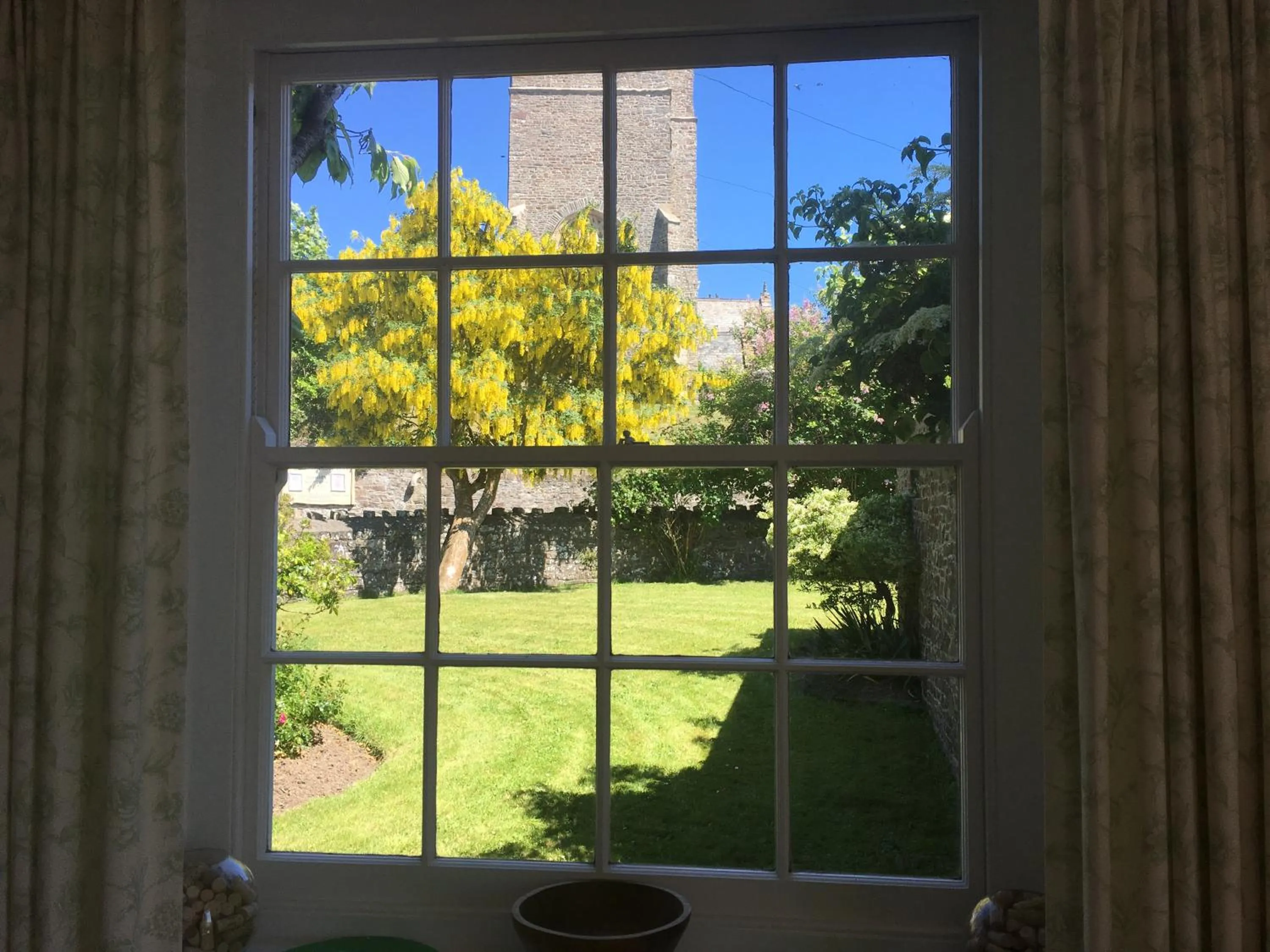 Dining area in Instow Barton