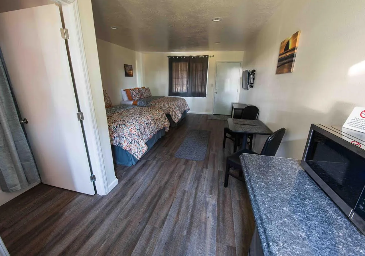 Photo of the whole room in Pacific City Inn