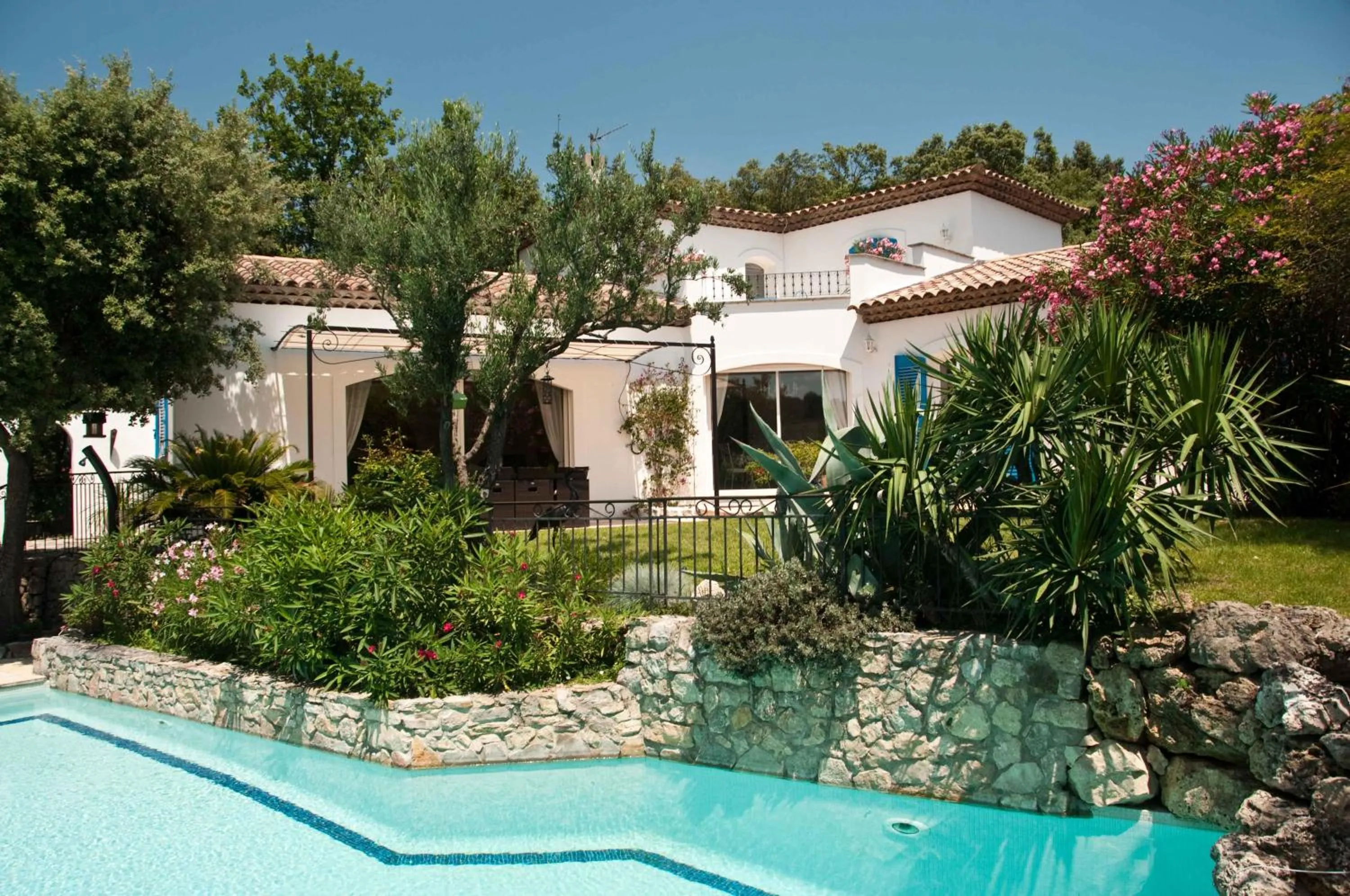 Property building in Villa Oïa