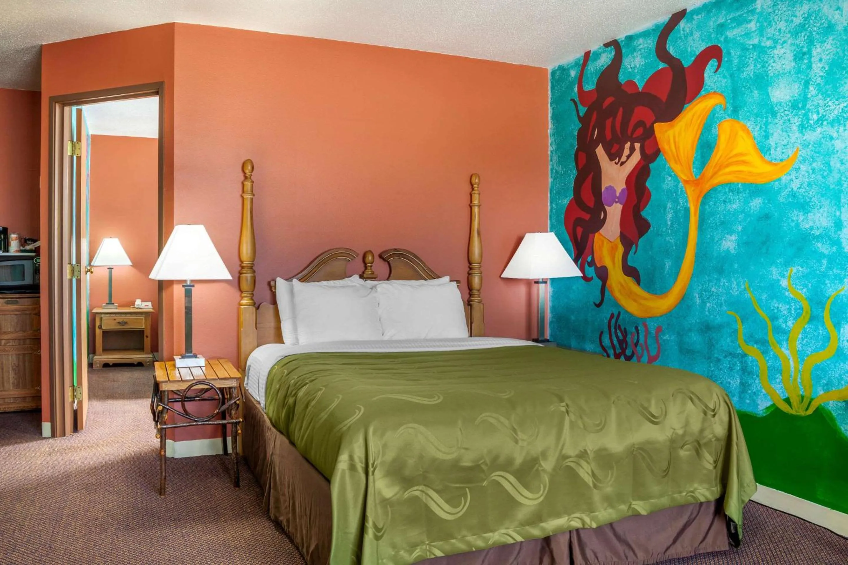 Photo of the whole room, Bed in Quality Inn & Suites Prairie Du Chien