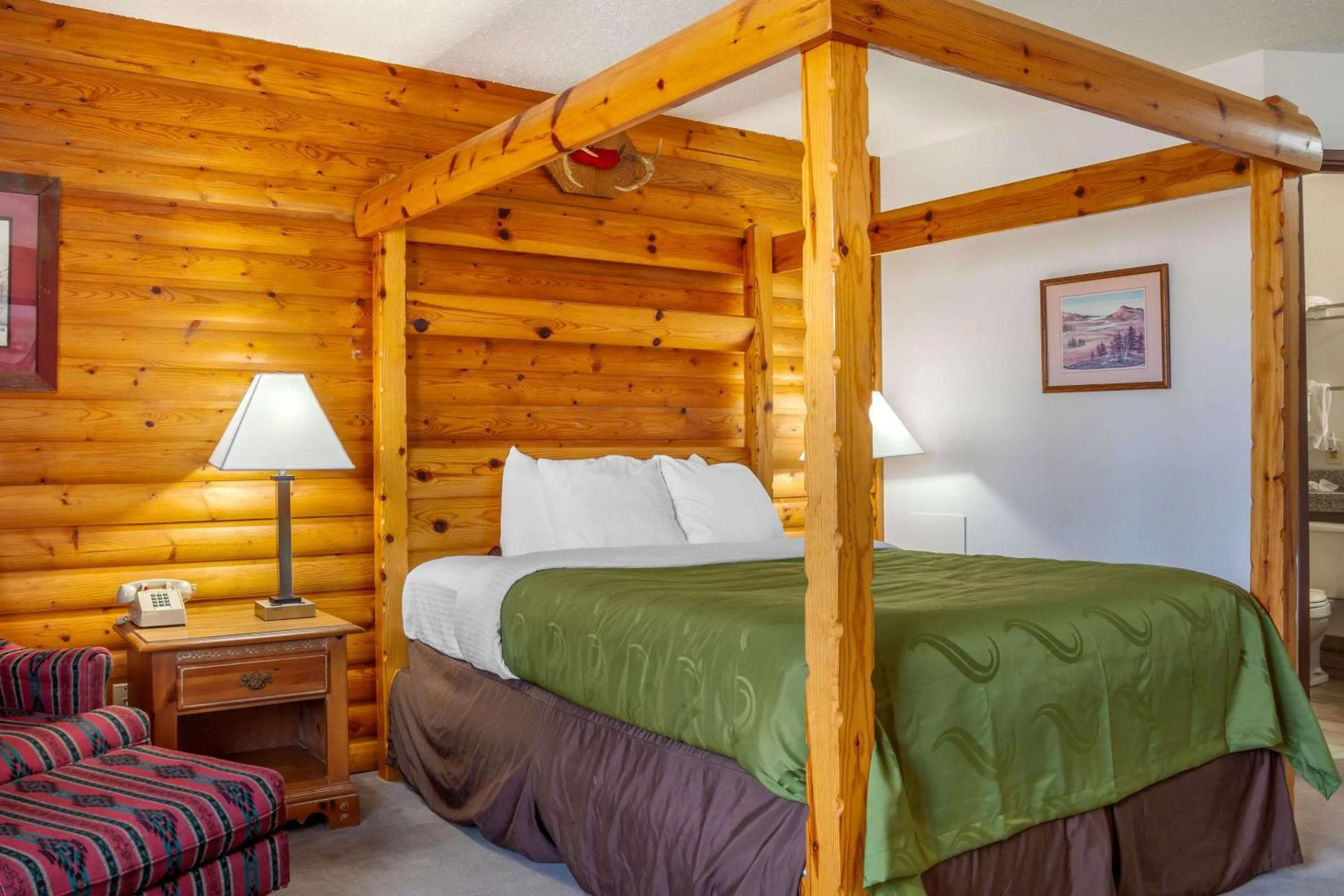 Photo of the whole room, Bed in Quality Inn & Suites Prairie Du Chien