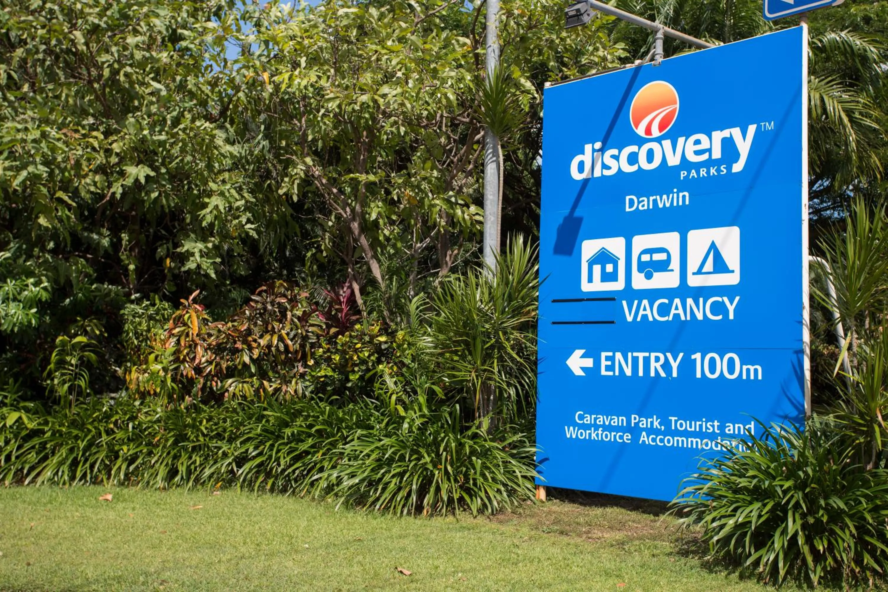 Property logo or sign in Discovery Parks - Darwin