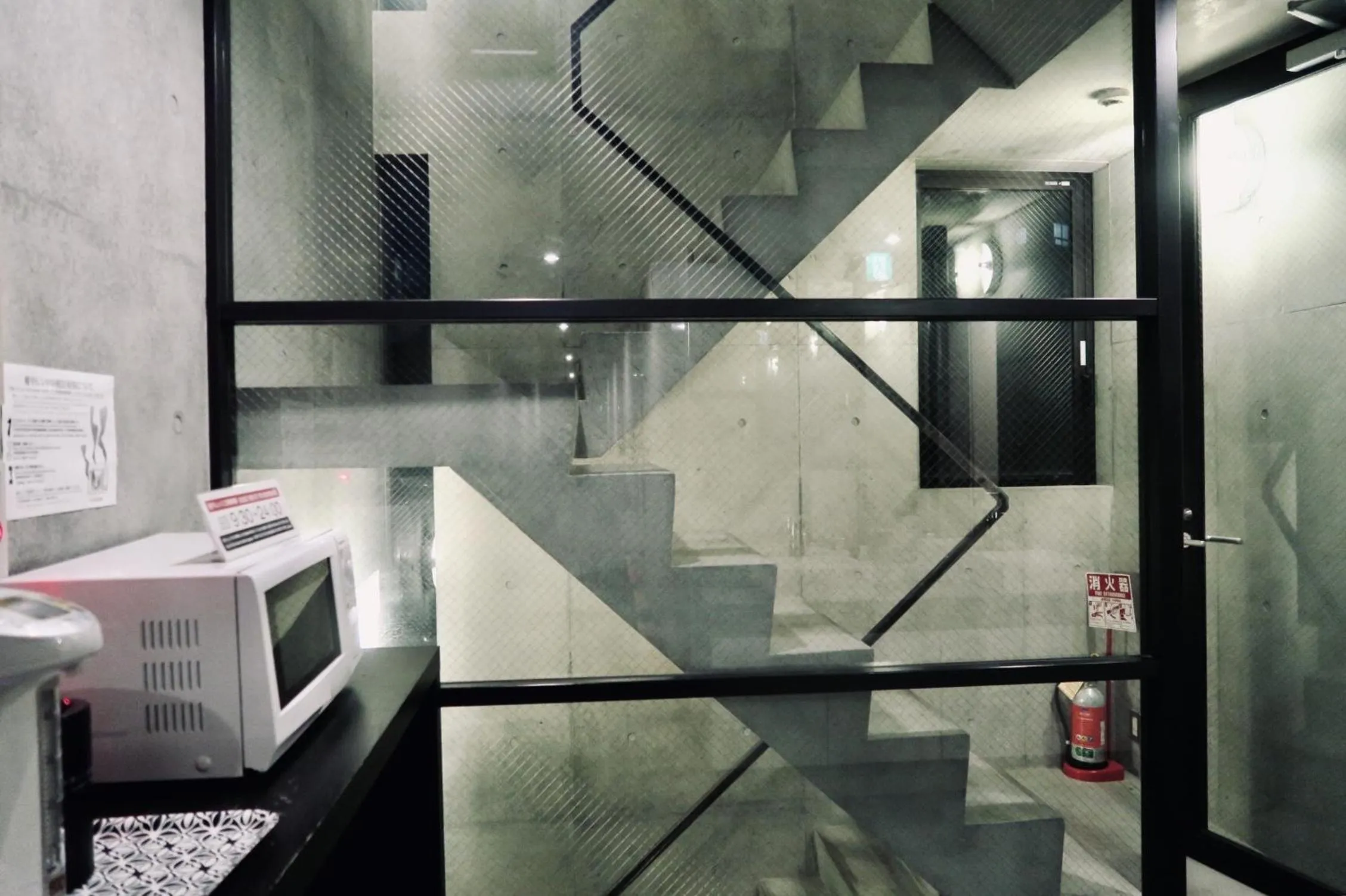 Area and facilities in Kangaroo Hotel