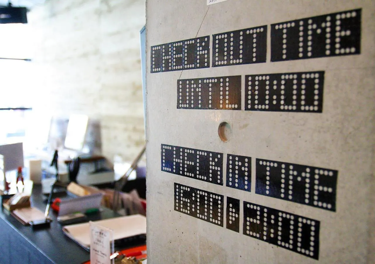 Decorative detail in Kangaroo Hotel